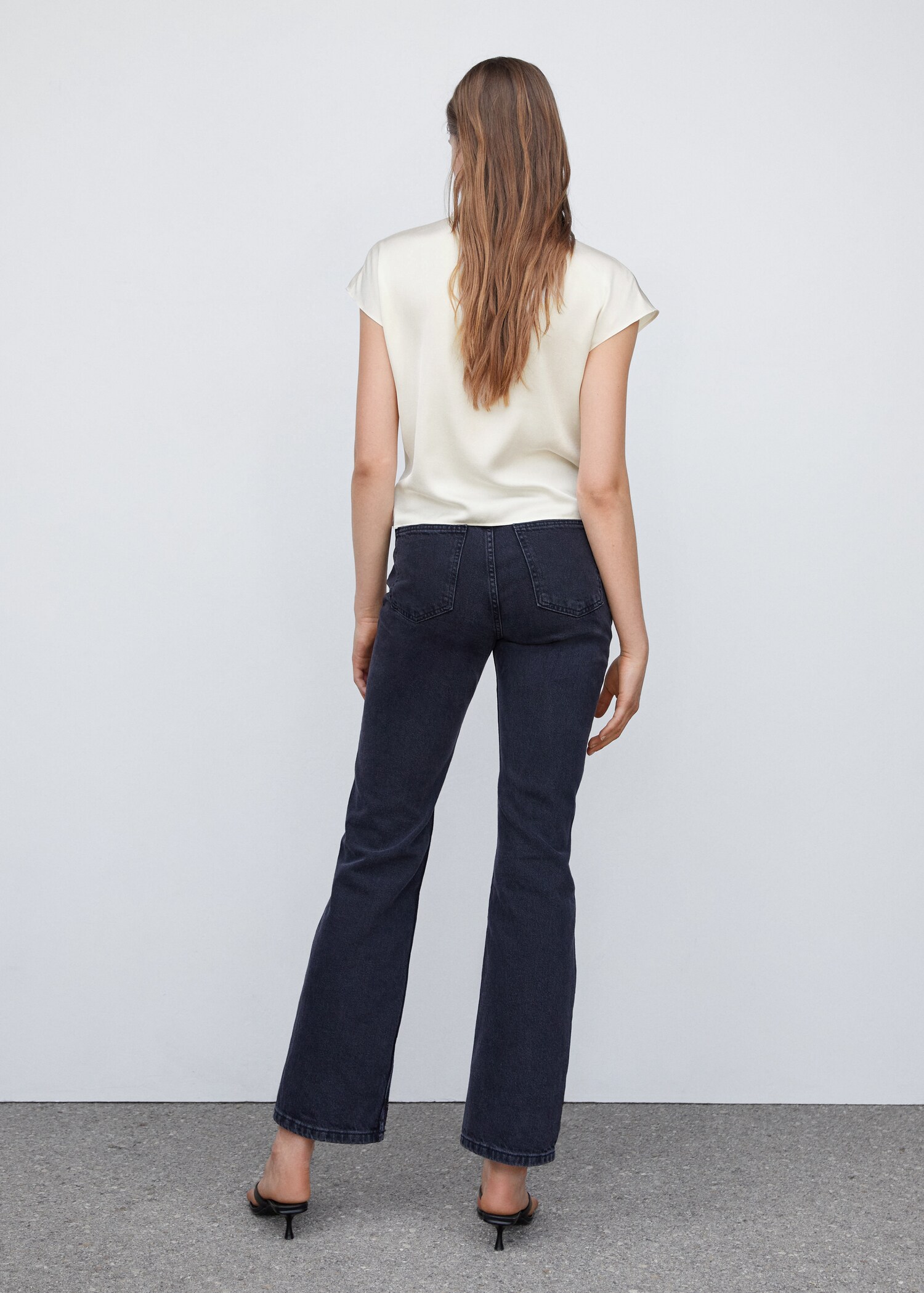 Sleeveless wrap blouse - Reverse of the article