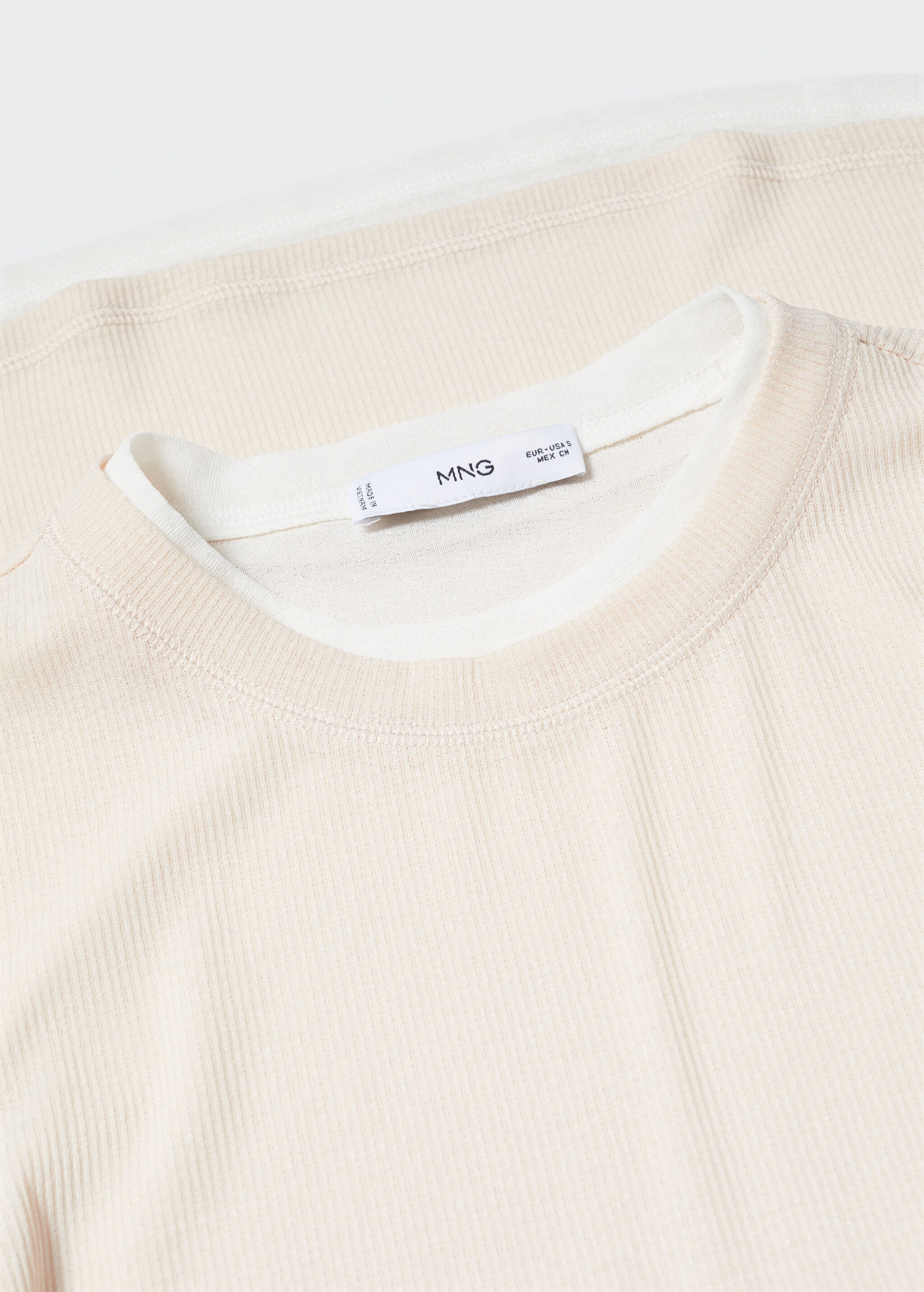 Double-layered T-shirt - Details of the article 8
