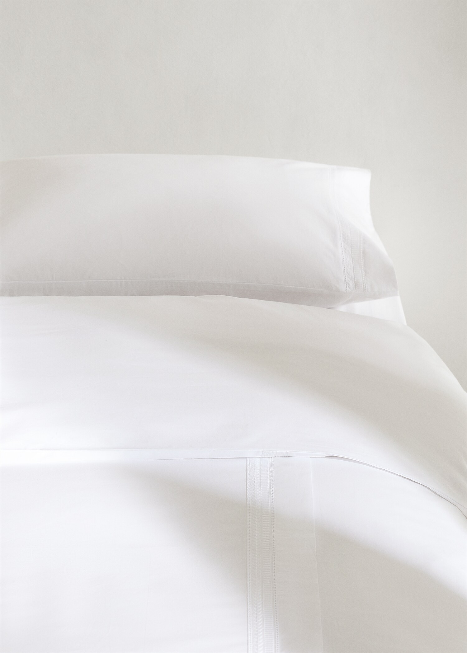 Embroidered-detail duvet cover Queen bed - Details of the article 7