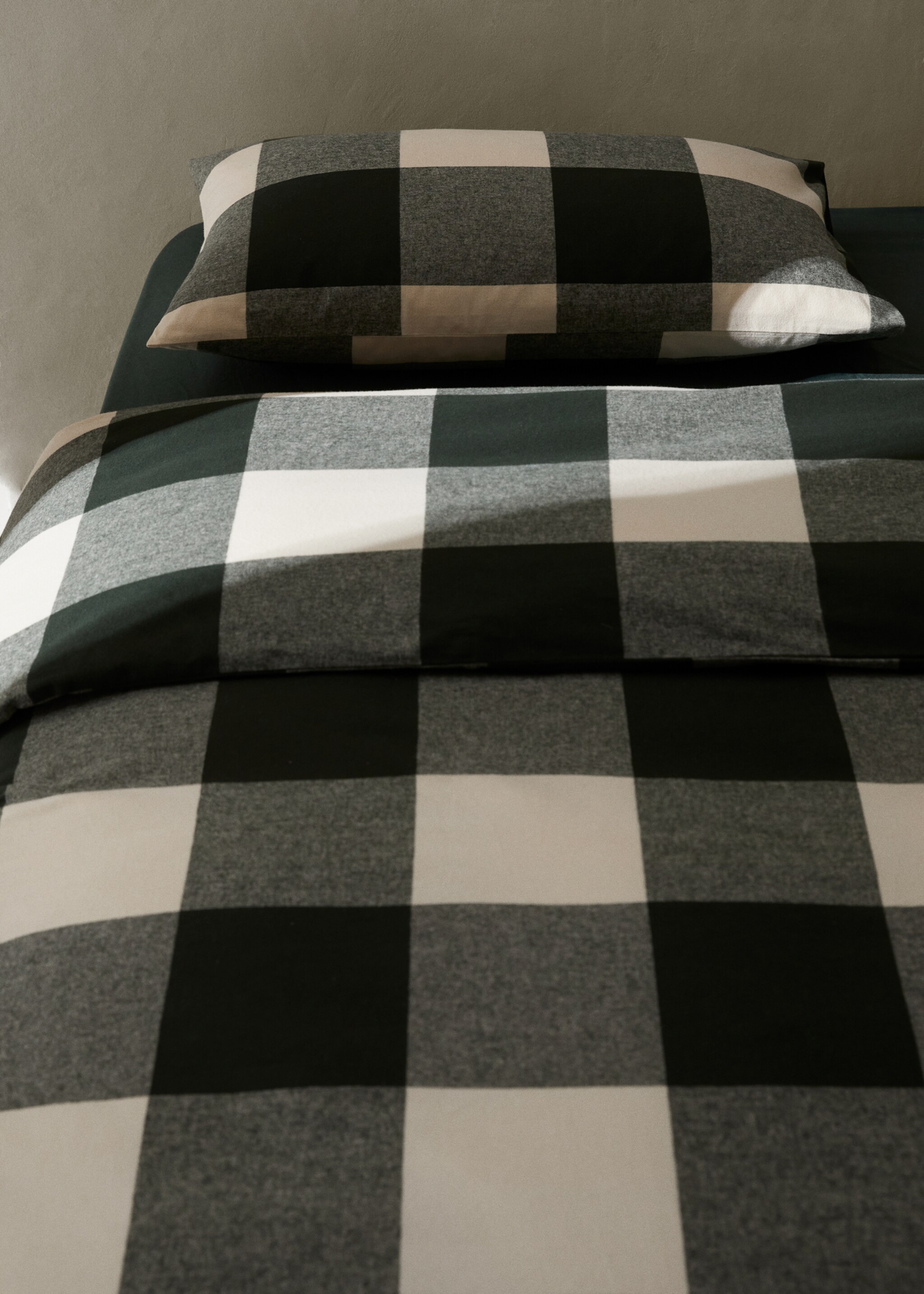 Checked design flannel duvet cover Super King bed - Details of the article 7, Dark Green. Ref: 57014058-00.