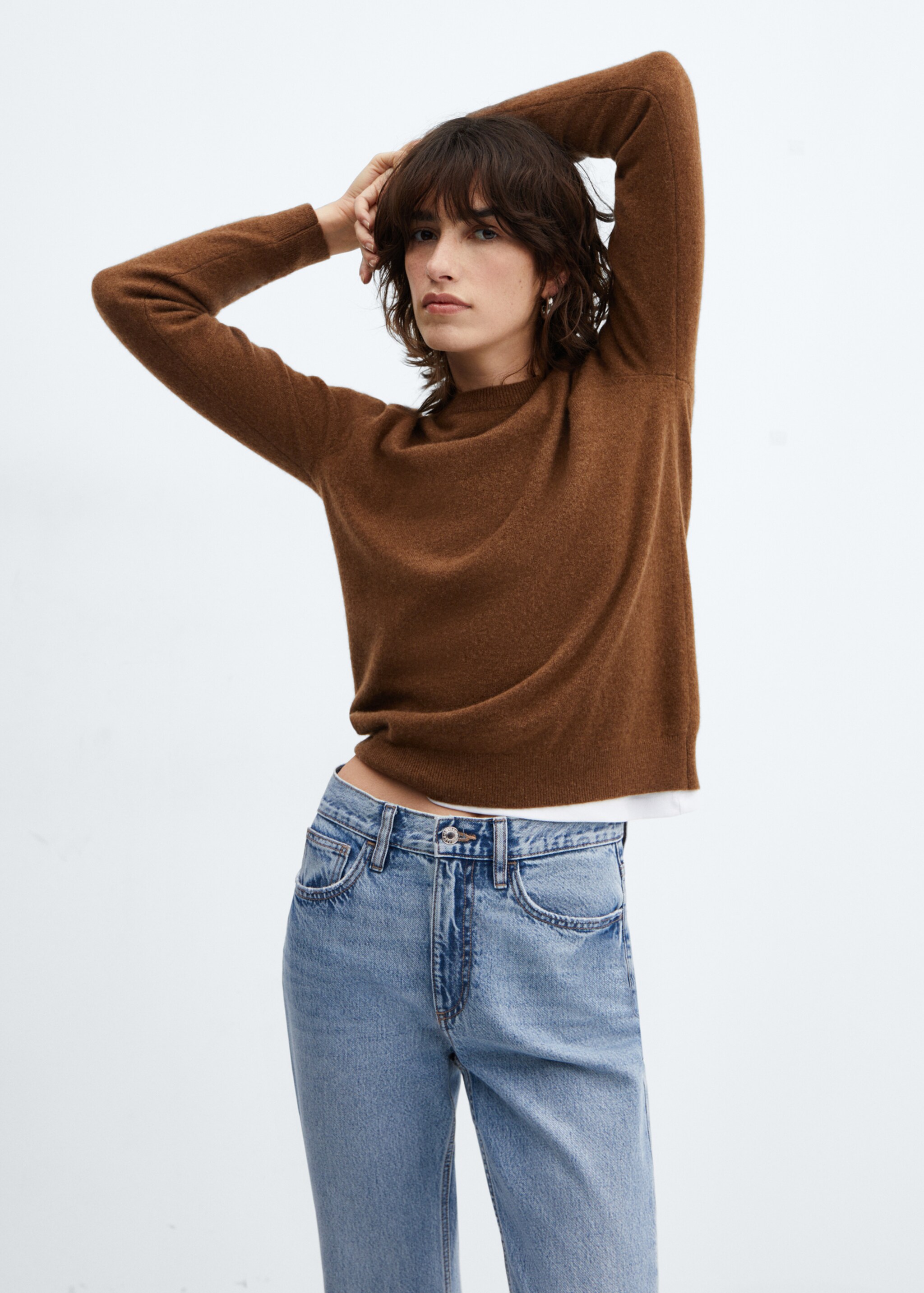 Mid-rise straight jeans - Details of the article 1, Bleach Blue. Ref: 57014406-00.