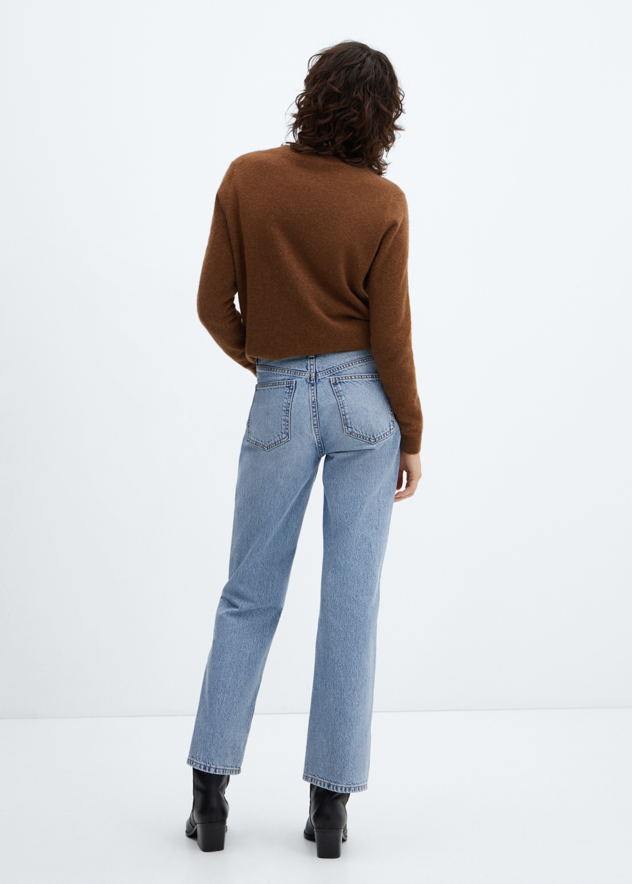 Mid-rise straight jeans - Reverse of the article, Bleach Blue. Ref: 57014406-00.