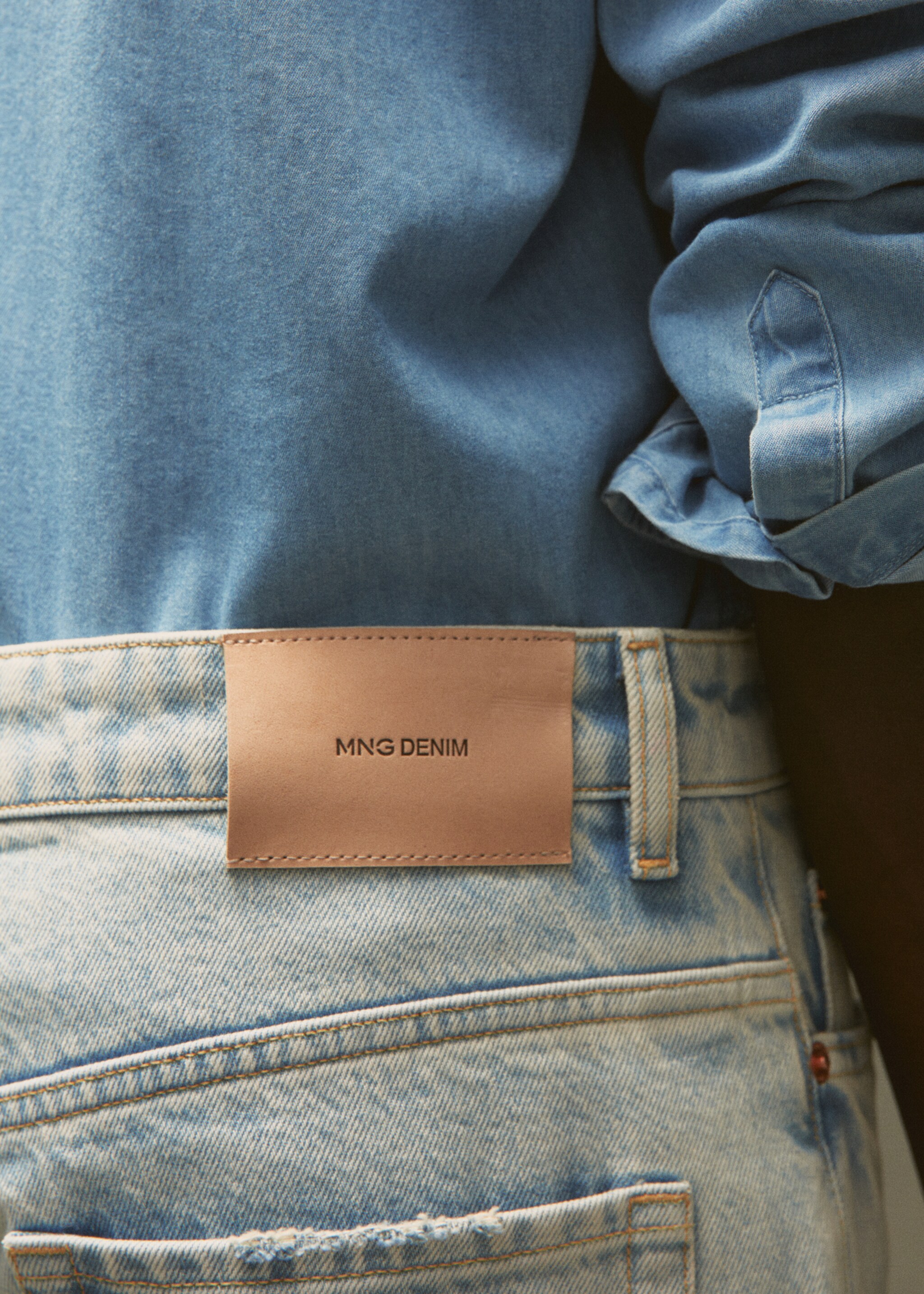 Tapered loose cropped jeans - Details of the article 7, Light Blue. Ref: 57014429-00.