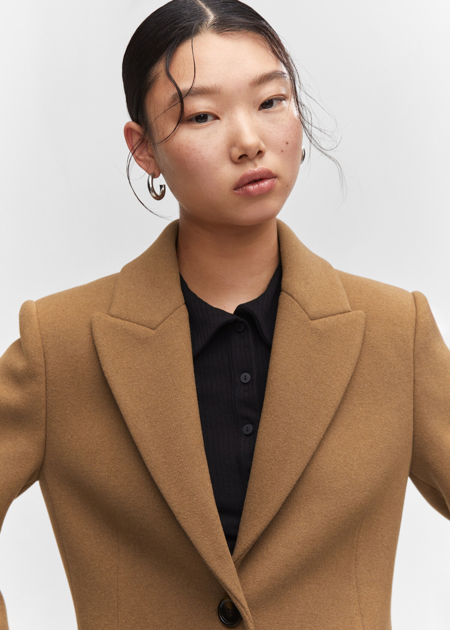 Lapelled straight-cut coat - Details of the article 1
