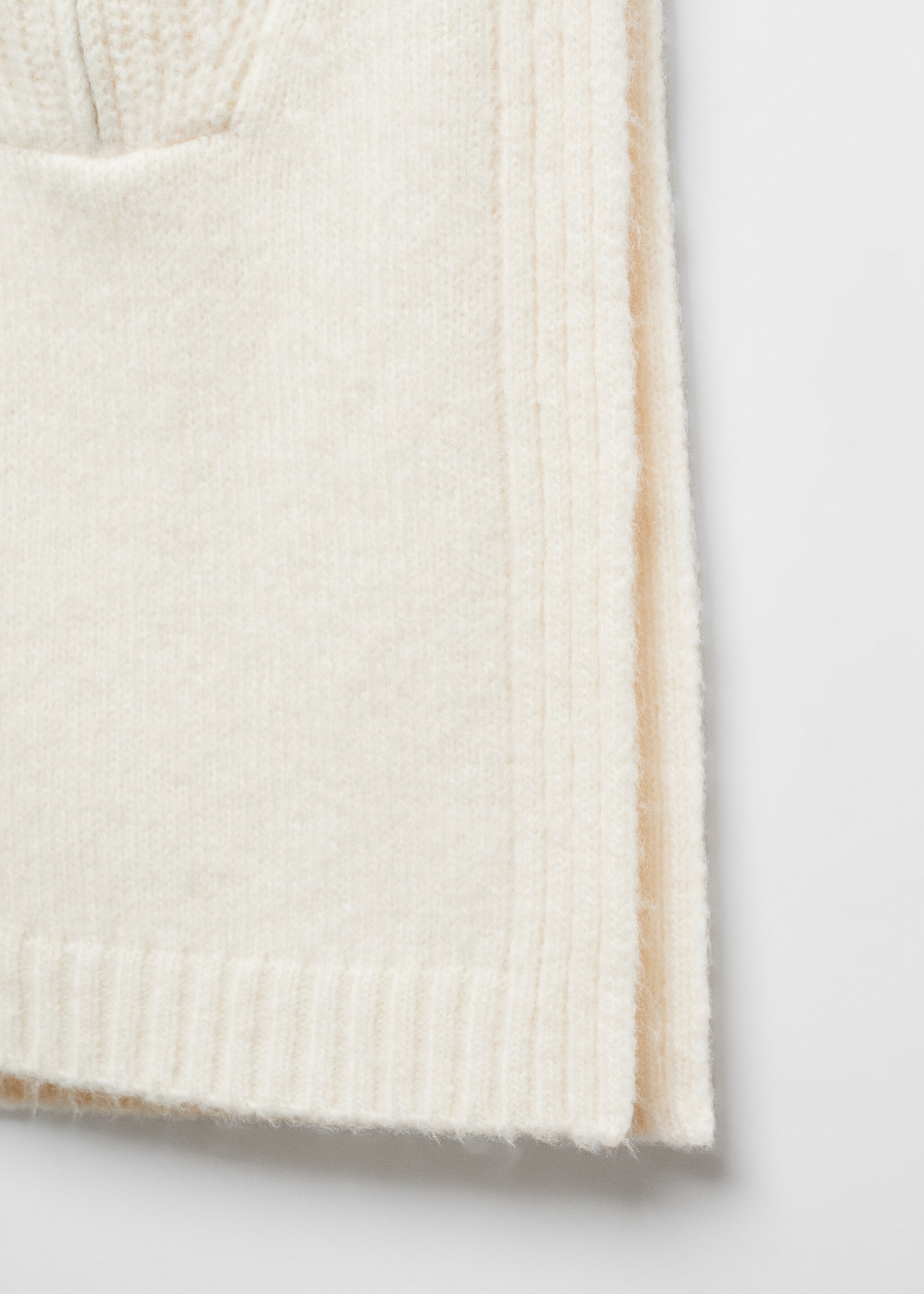 Open-sided gilet with zip neck - Details of the article 8, Vanilla. Ref: 57015797-00.