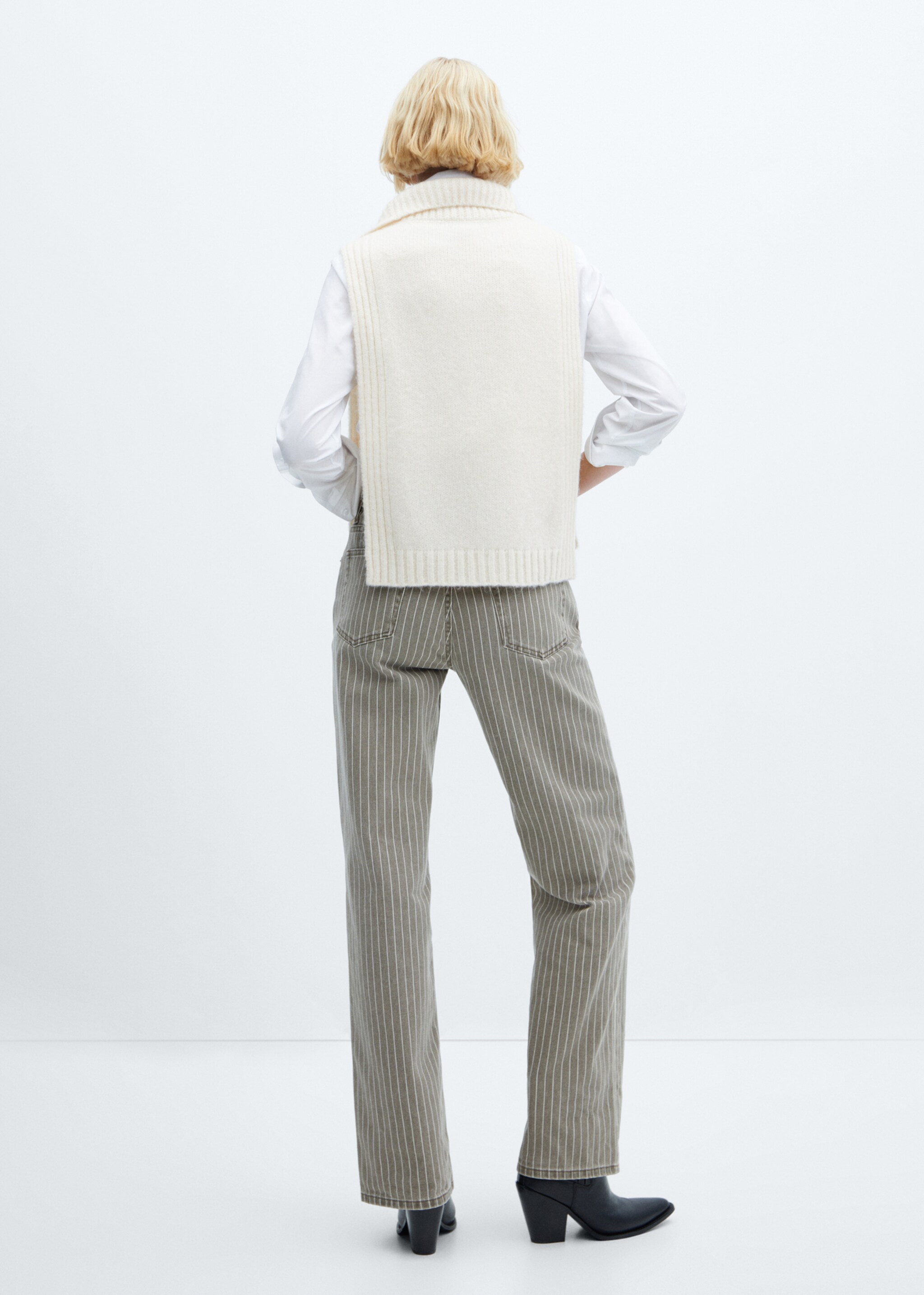 Open-sided gilet with zip neck - Reverse of the article, Vanilla. Ref: 57015797-00.