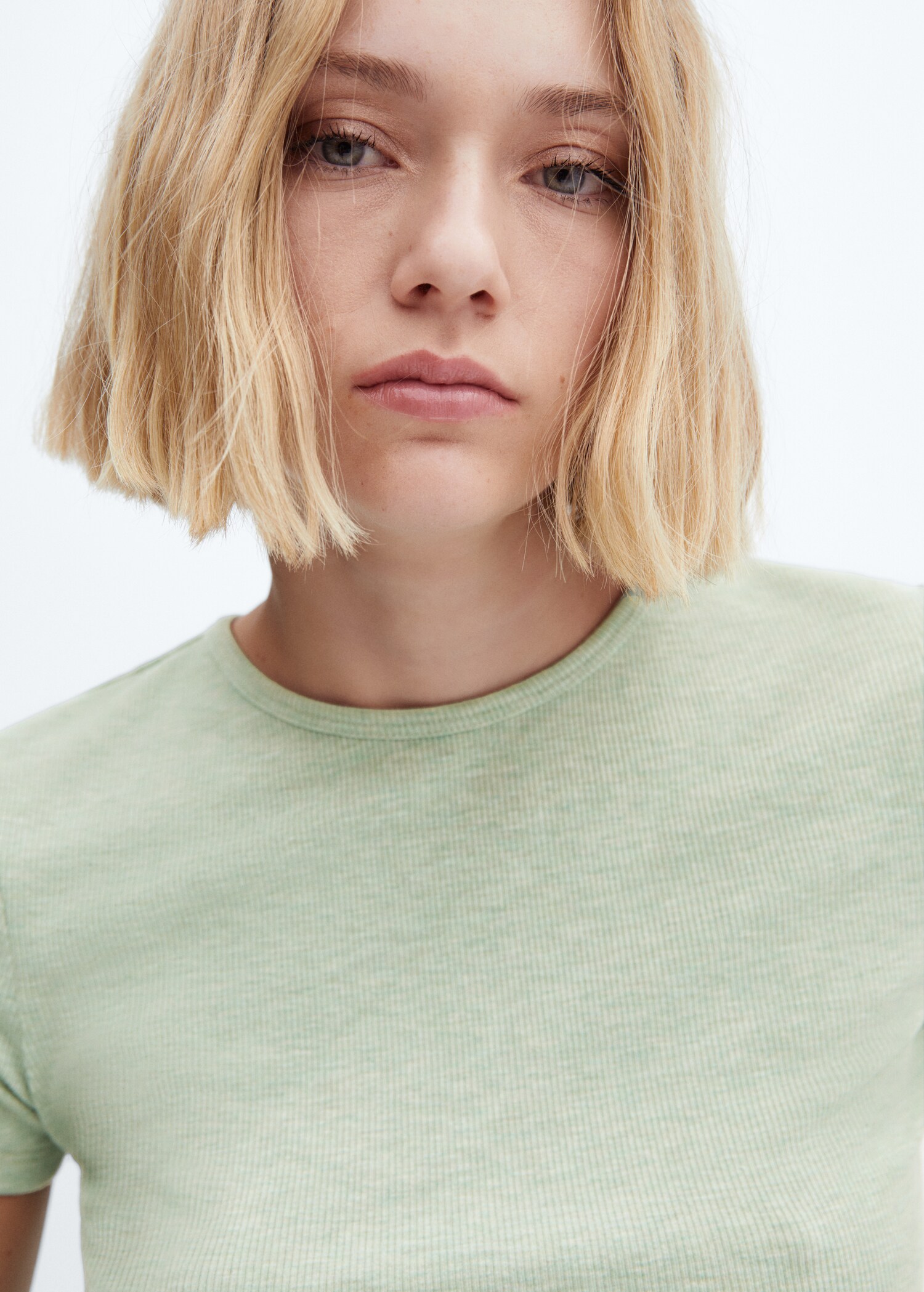 Knitted short-sleeve t-shirt - Details of the article 1