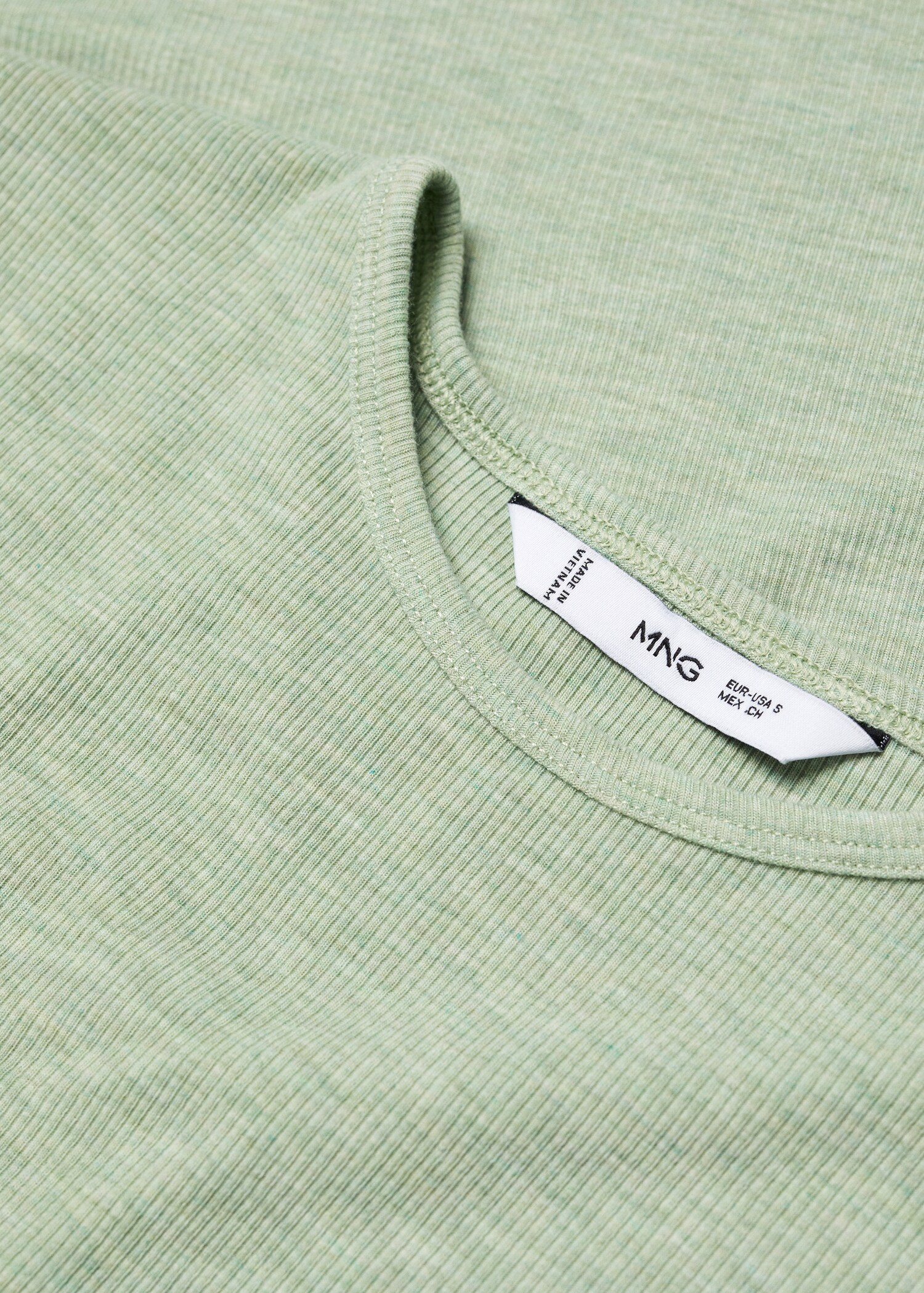 Knitted short-sleeve t-shirt - Details of the article 8