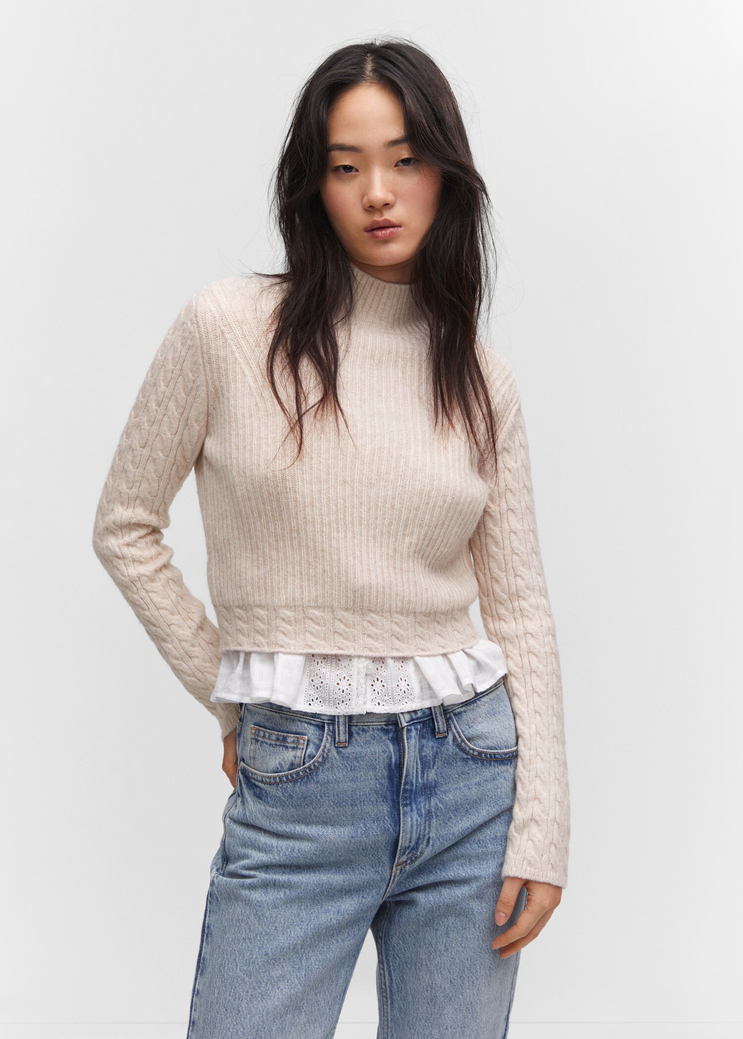 Zopfmusterpullover mit halbhohem Kragen - Mittlere Ansicht