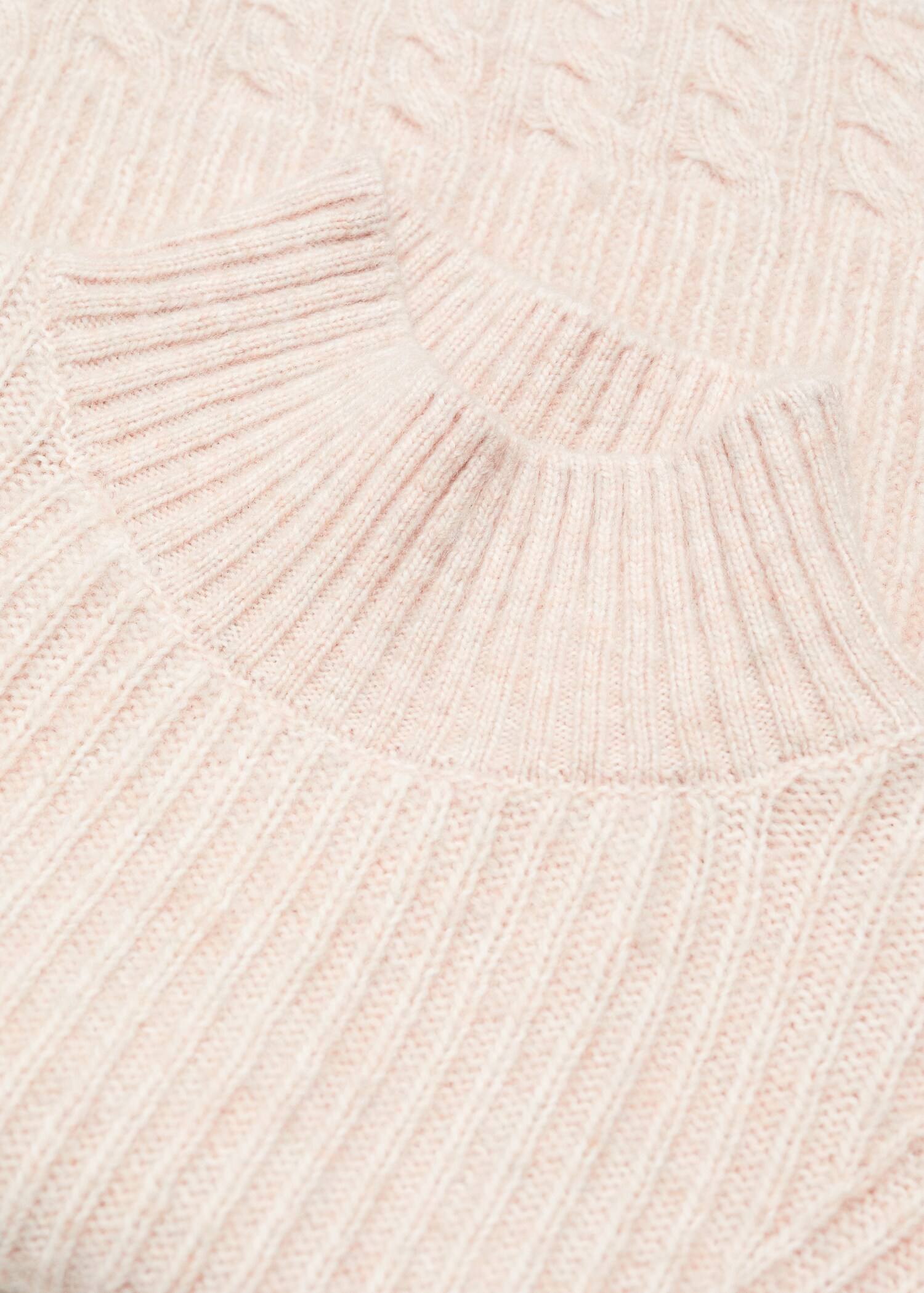 Zopfmusterpullover mit halbhohem Kragen - Detail des Artikels 8