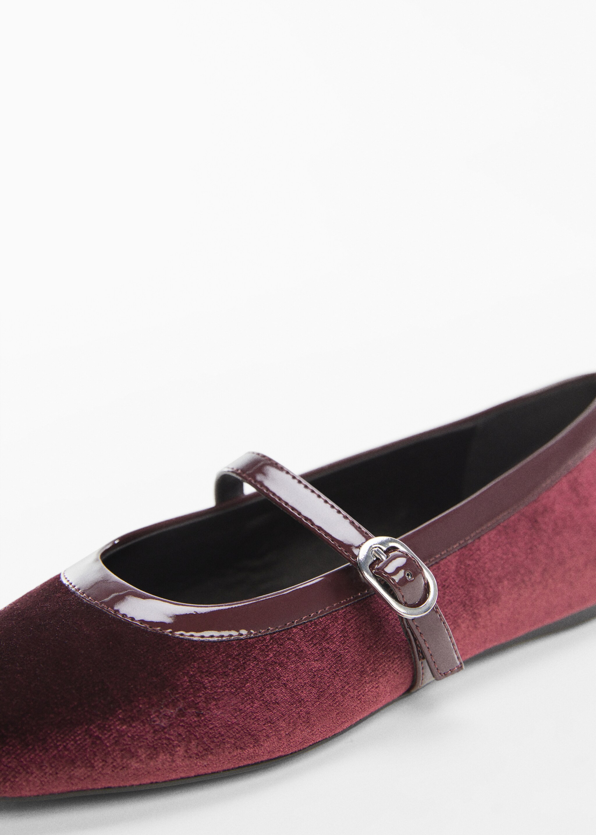 Velvet ballerinas - Details of the article 2, Burgundy. Ref: 57015977-00.