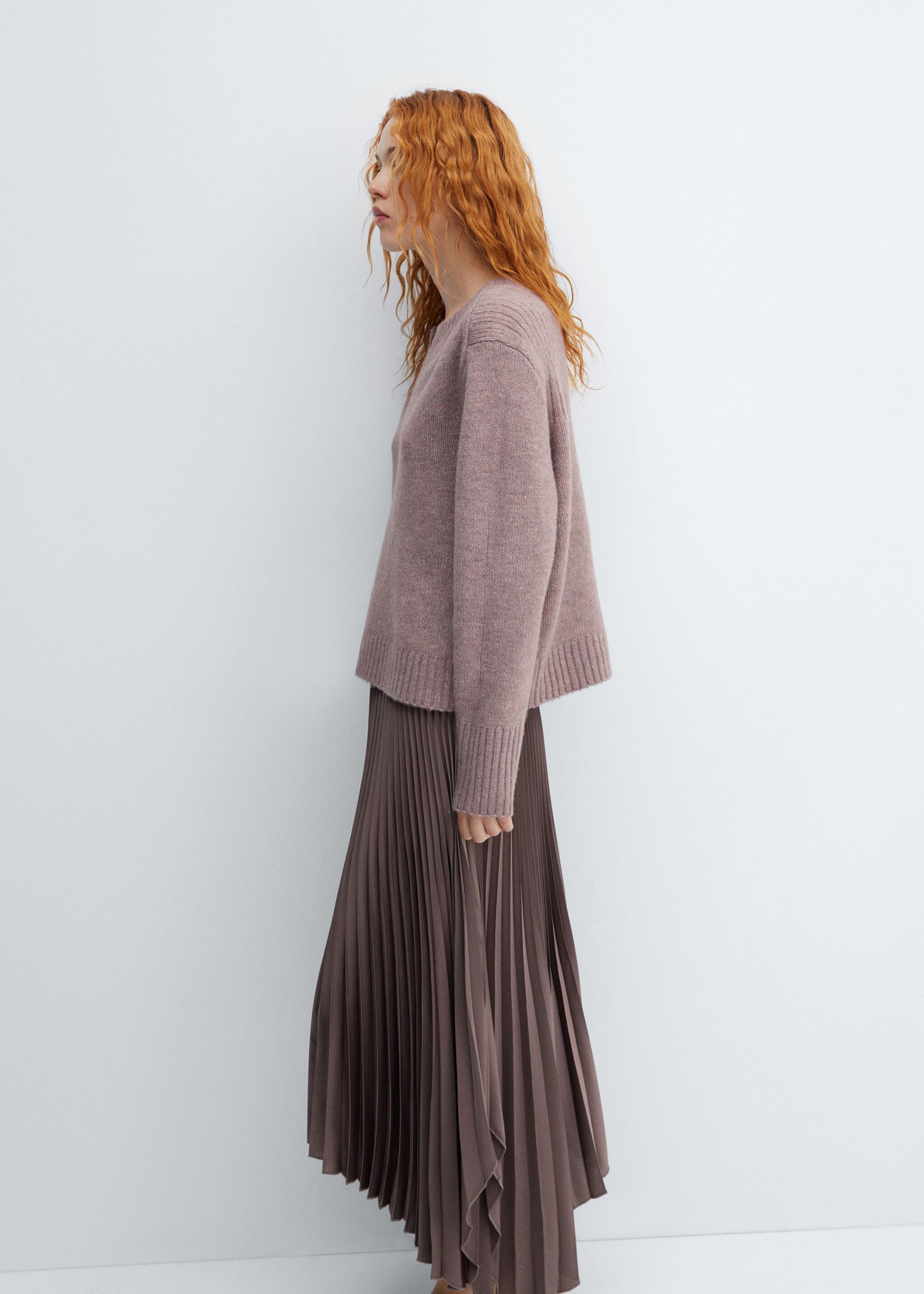 Irregular pleated skirt - Details of the article 2, Medium Brown. Ref: 57016018-00.