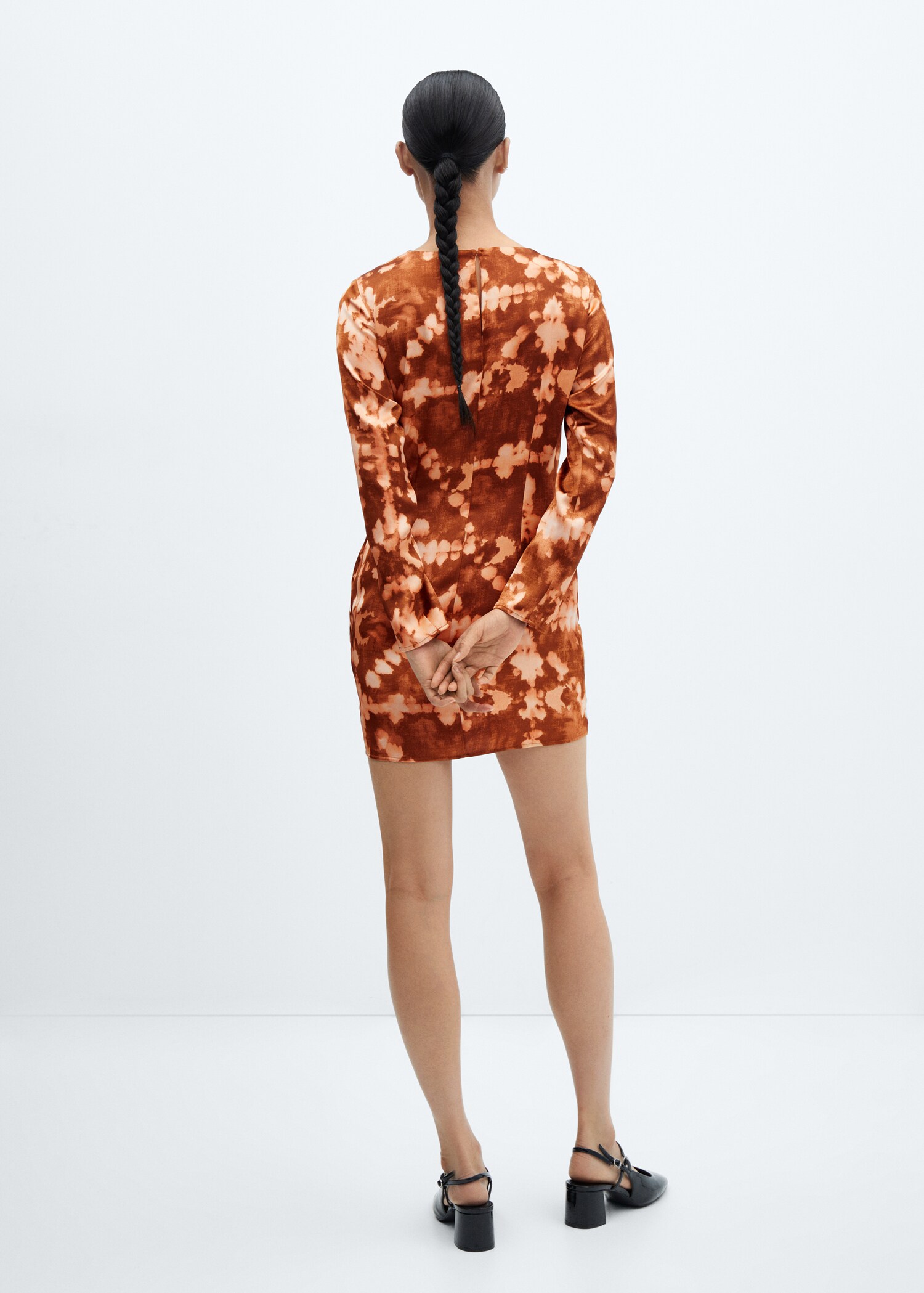 Short tie-dye draped dress - Reverse of the article