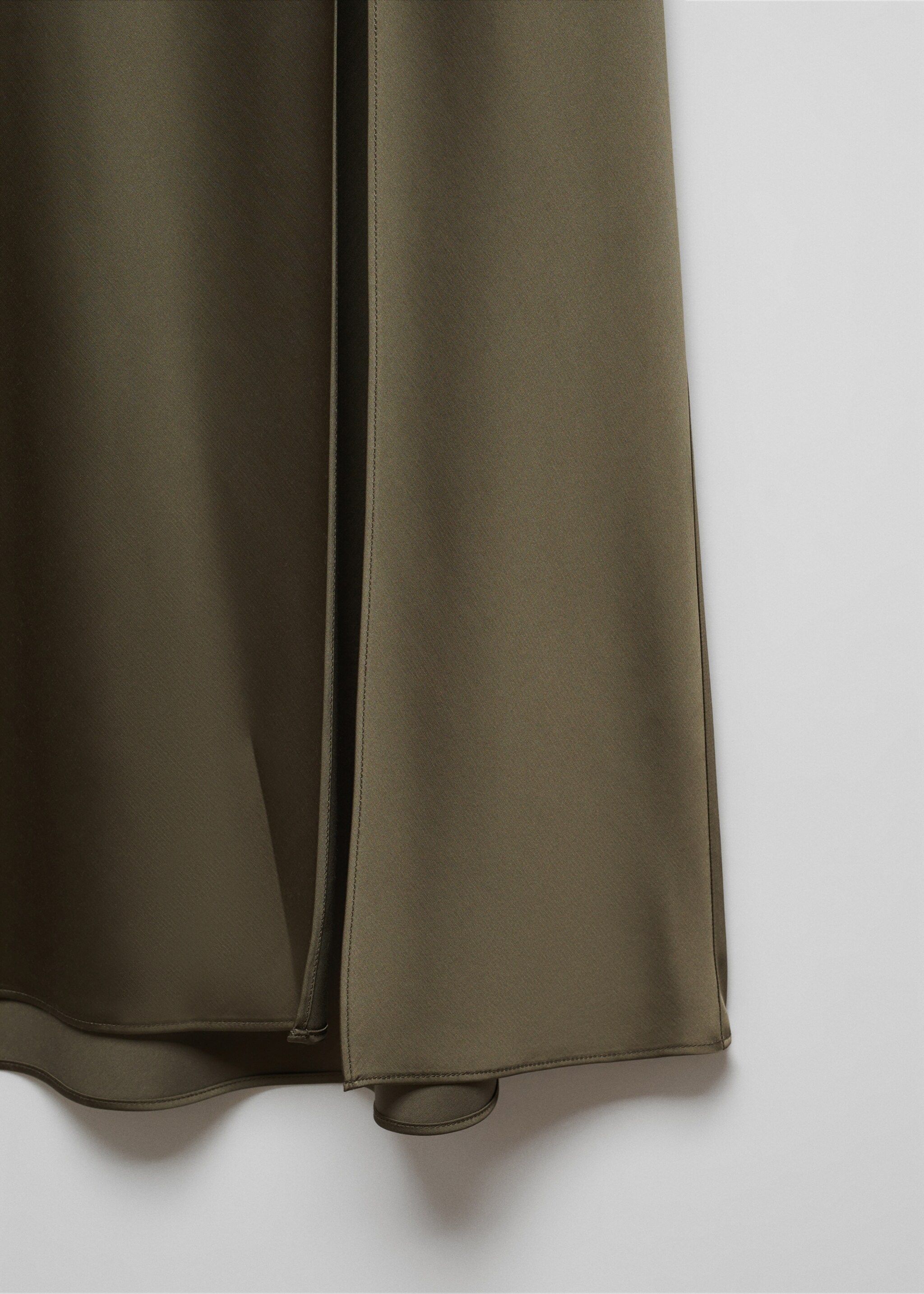 Satin skirt with side slit - Details of the article 8, Green. Ref: 57016717-00.
