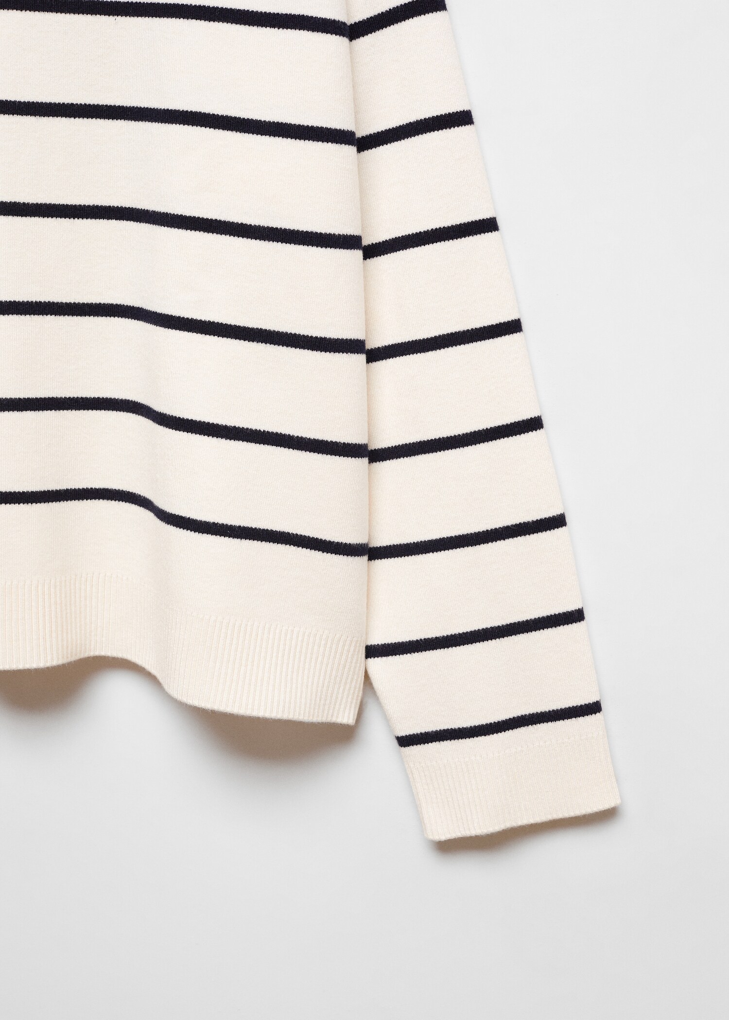 Oversized-Pullover mit Rollkragen - Detail des Artikels 8