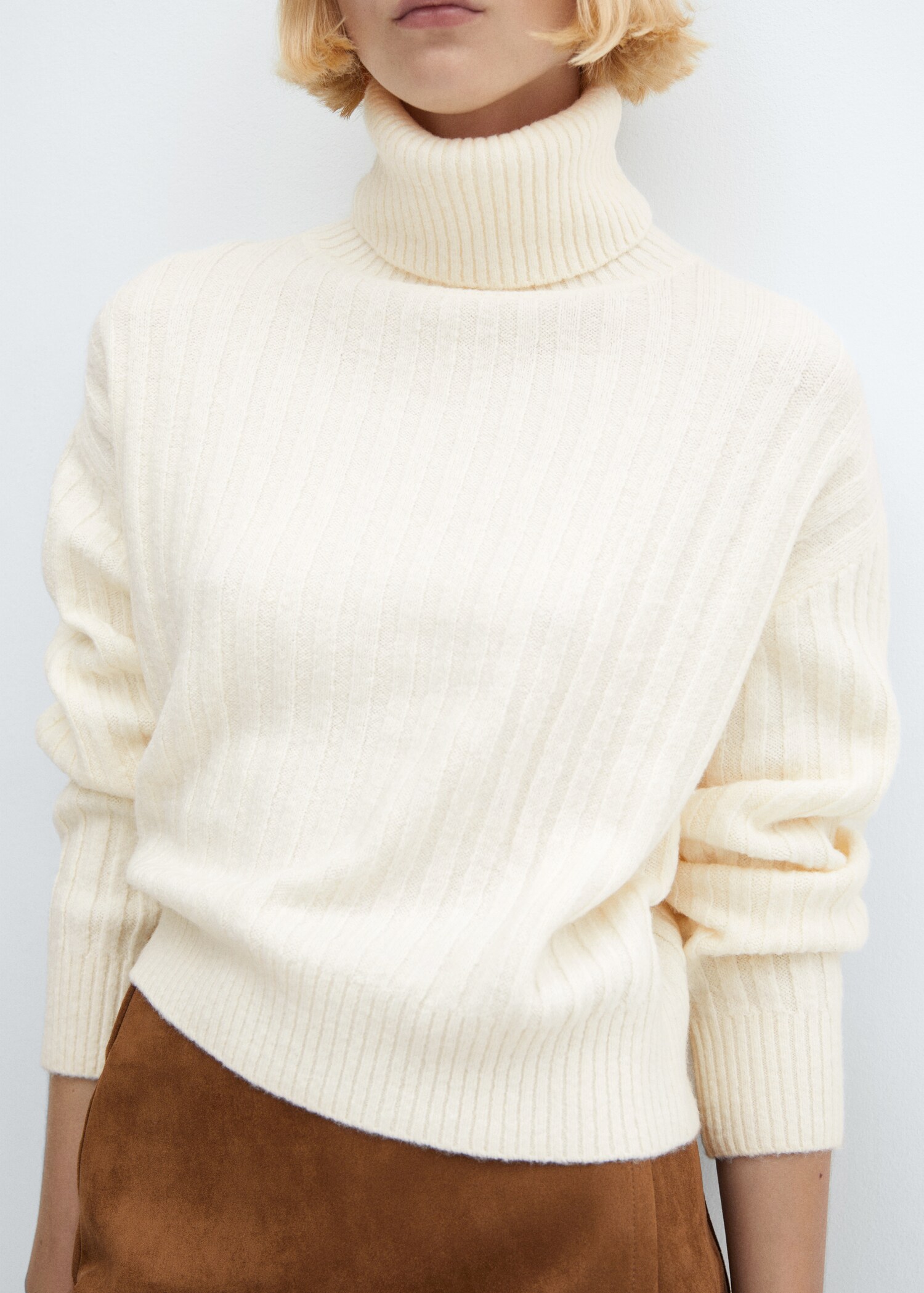 Rolled neck cable sweater - Details of the article 6
