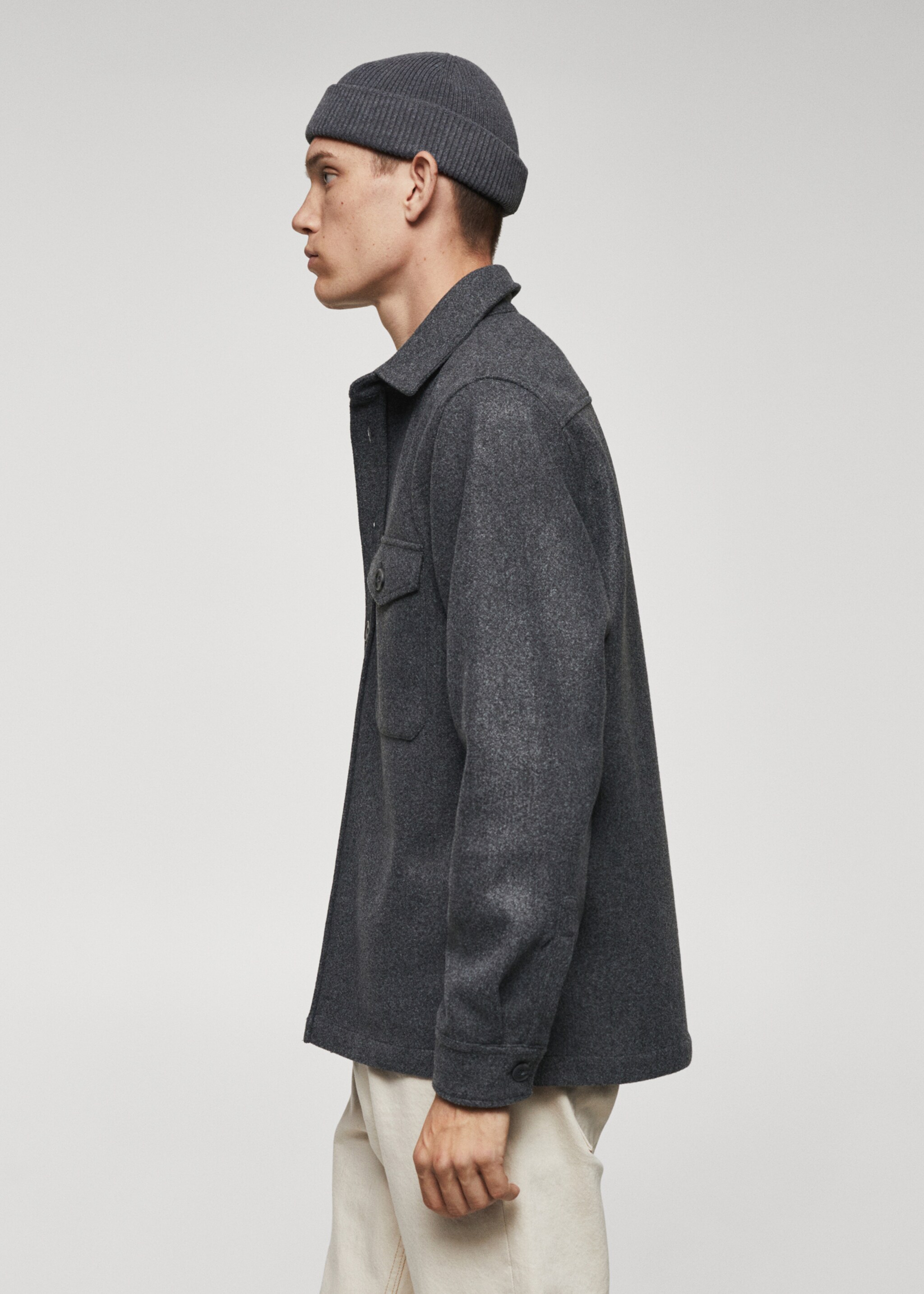 Flannel overshirt with pockets - Details of the article 2, Charcoal. Ref: 57017738-00.