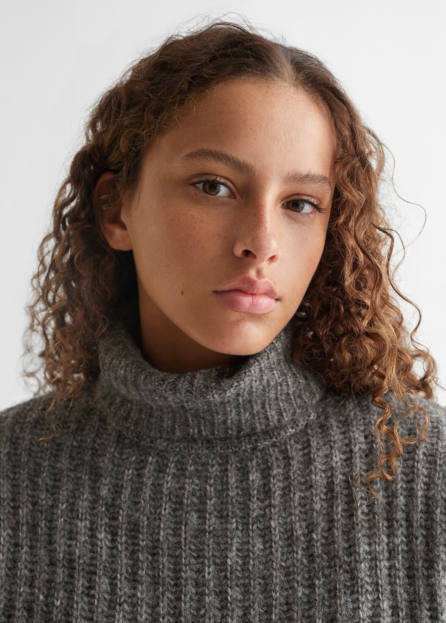Turtleneck knitted sweater - Details of the article 1