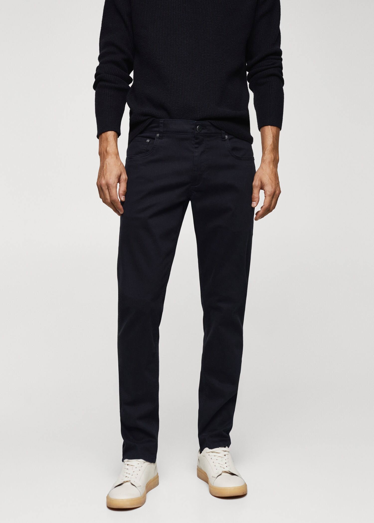 Pantaloni slim fit din bumbac elastic - Plan mediu