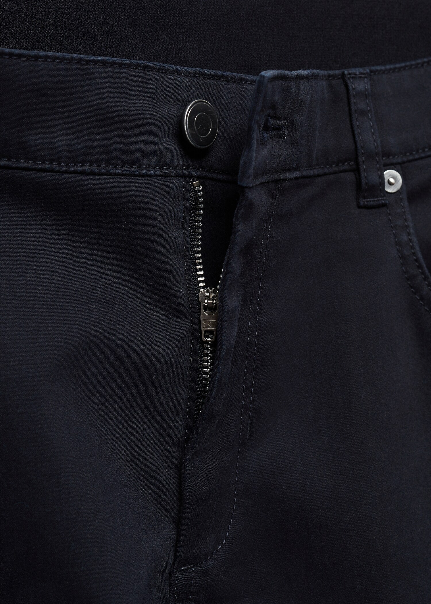 Pantaloni slim fit din bumbac elastic - Detaliu al articolului 8