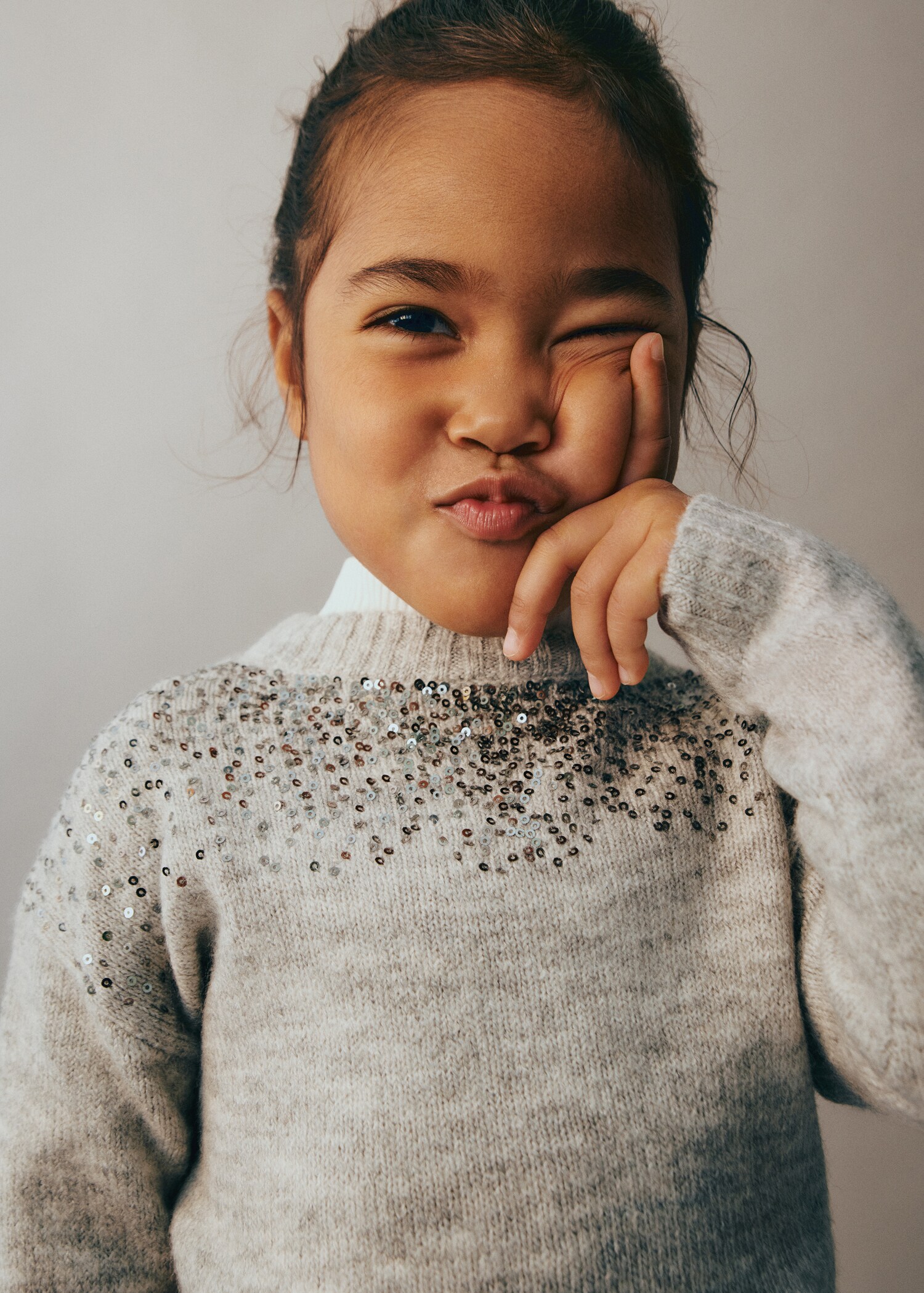 Sequin sweater - Details of the article 6