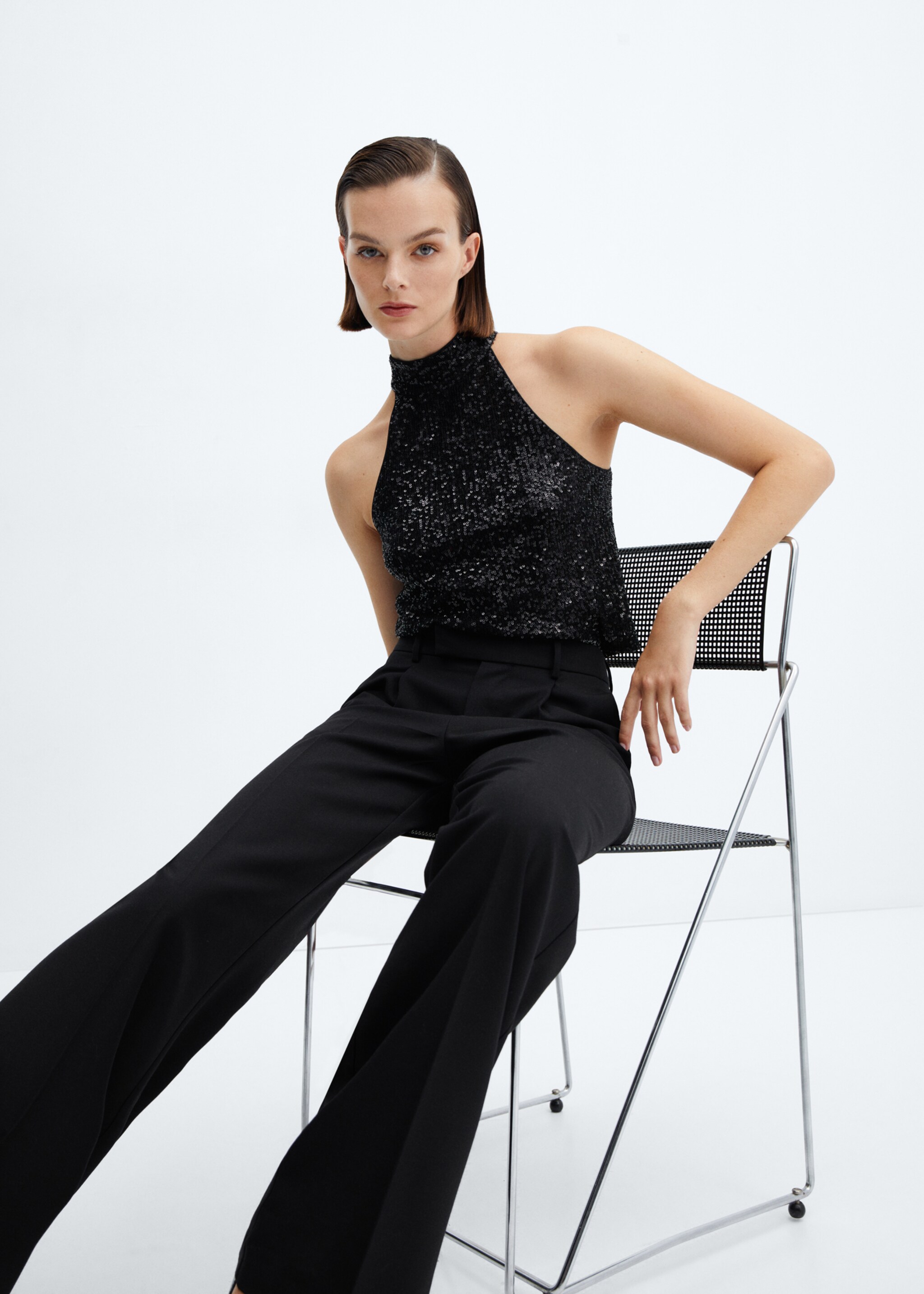 Sequined halter top - Details of the article 2, Black. Ref: 57019102-00.