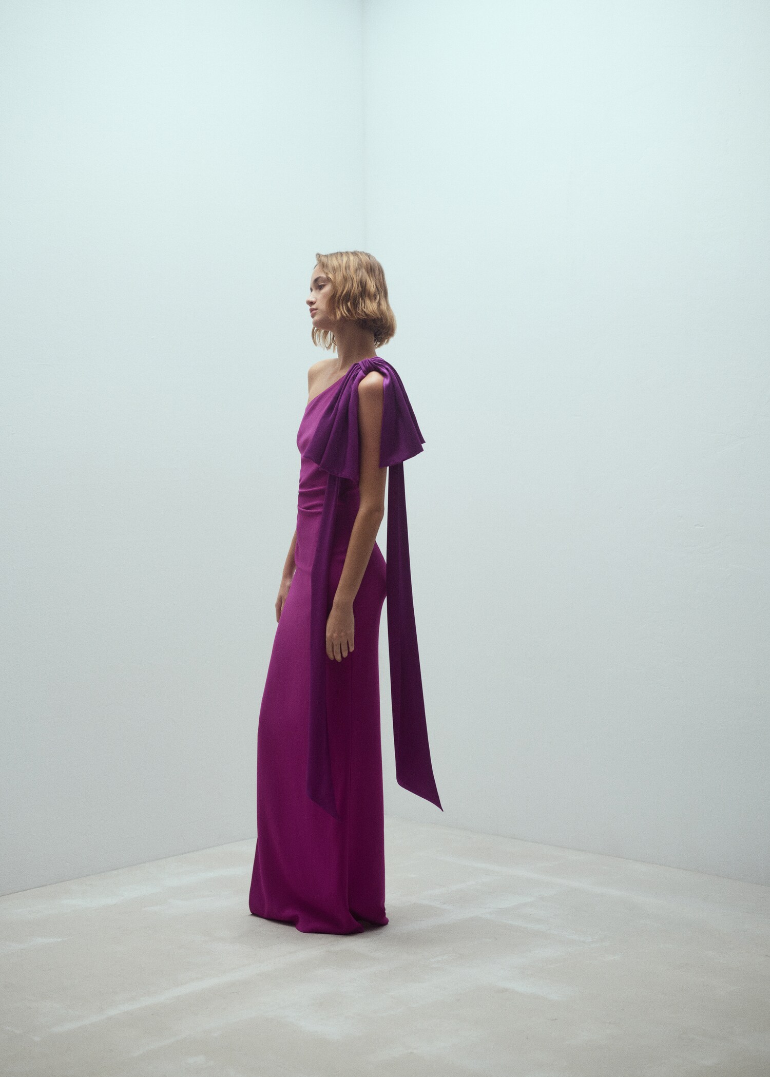 Asymmetrical maxi-bow dress - Details of the article 2