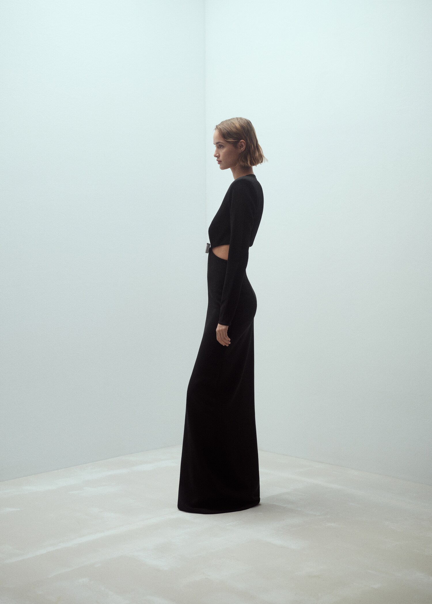Satin dress with side slits - Details of the article 2