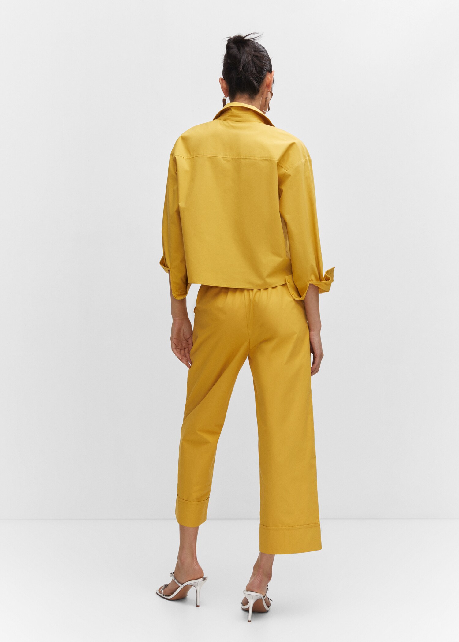 Pleated culottes trousers - Reverse of the article