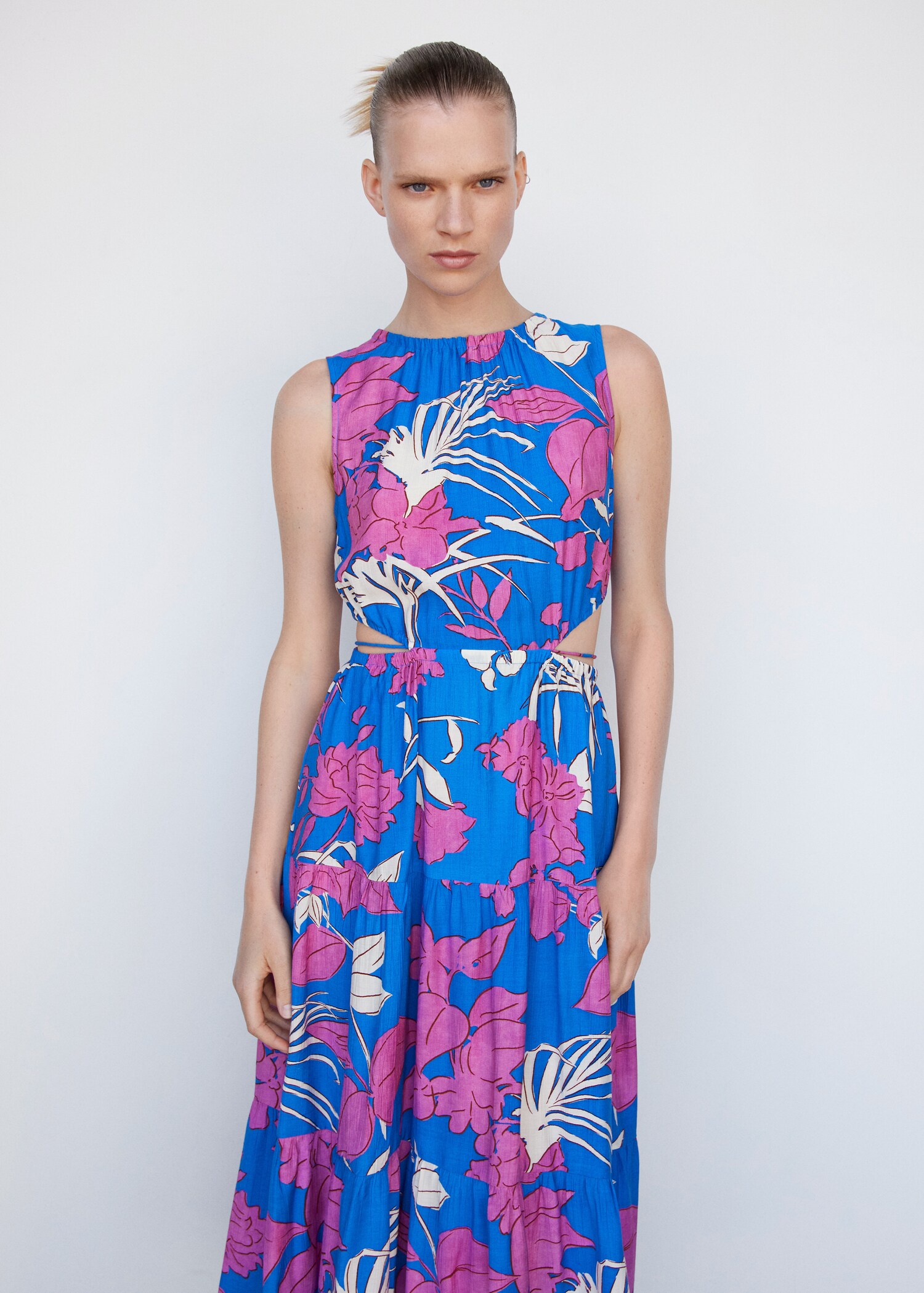 Flared dress with openings - Medium plane