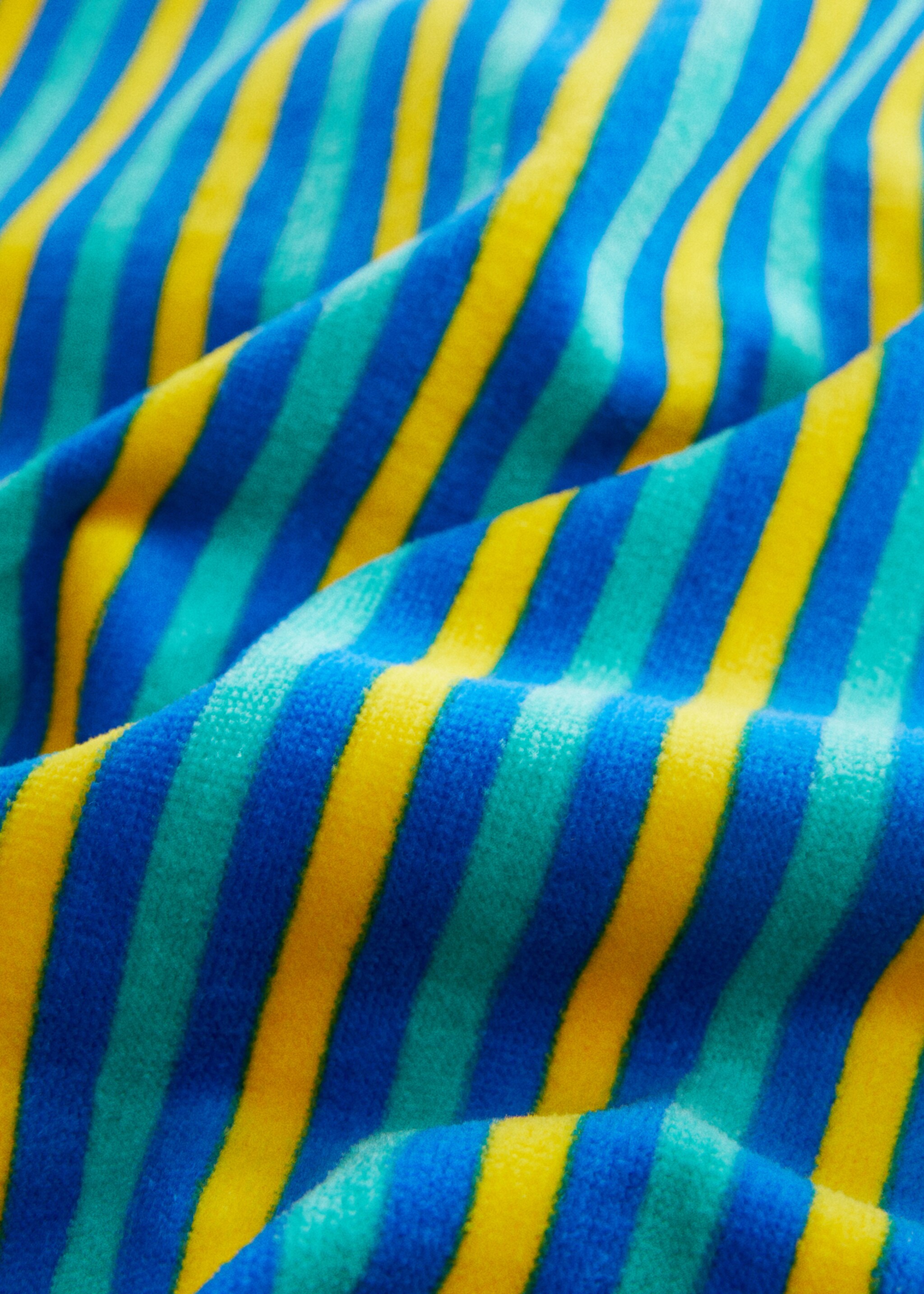 Multi-coloured striped beach towel - Details of the article 1