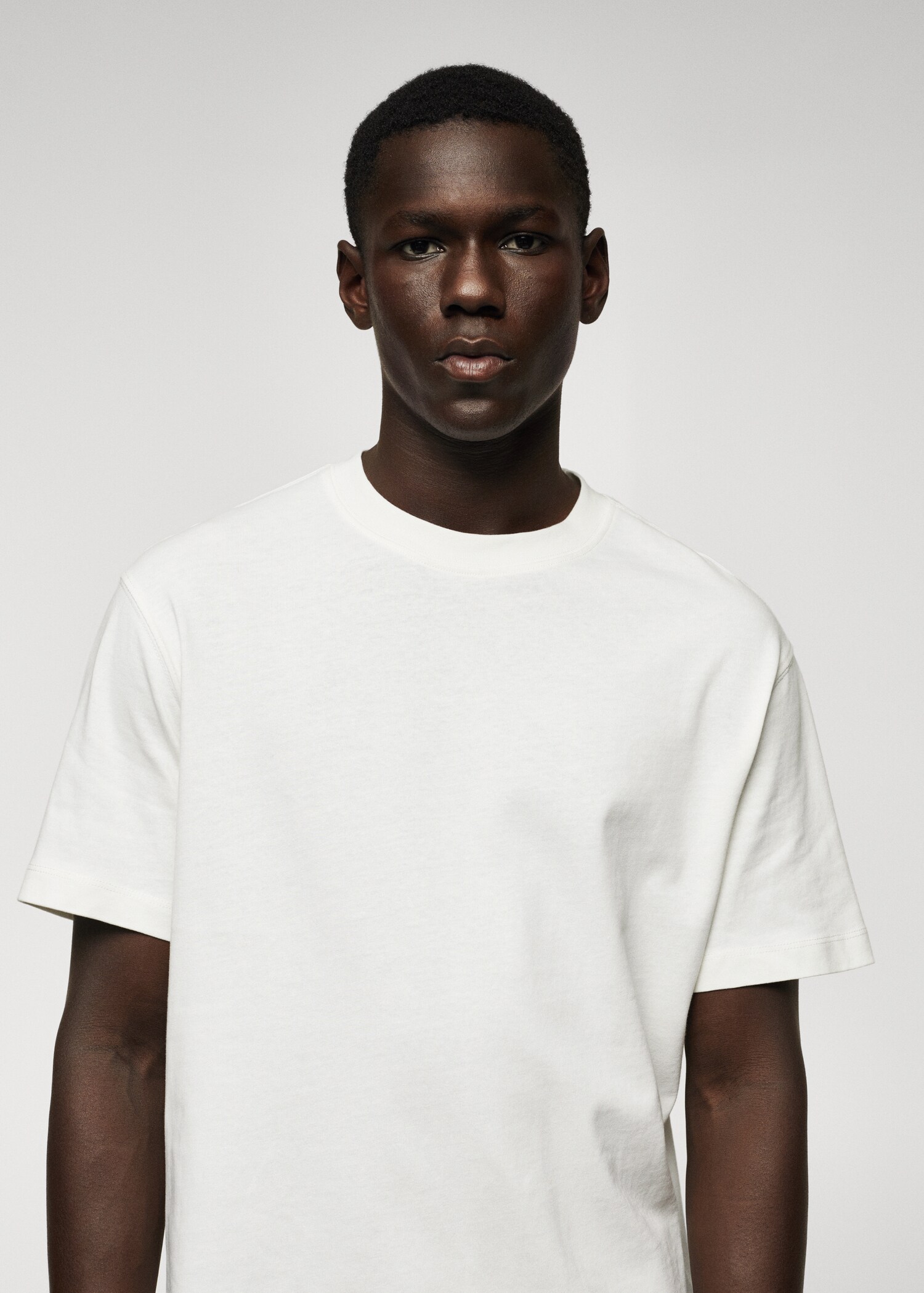 Basic 100% cotton relaxed-fit t-shirt - Details of the article 1