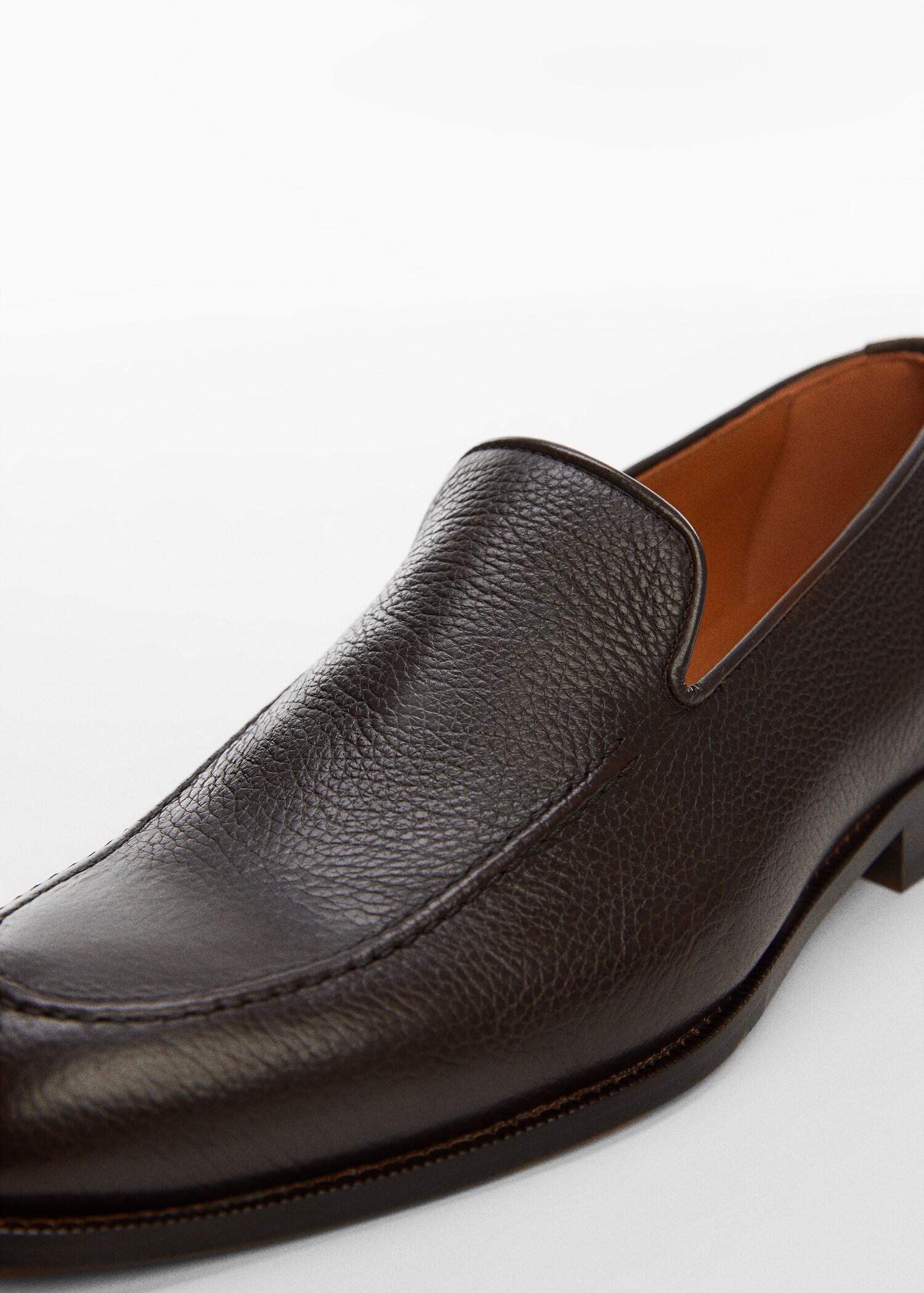 Minimalist leather moccasins - Details of the article 1