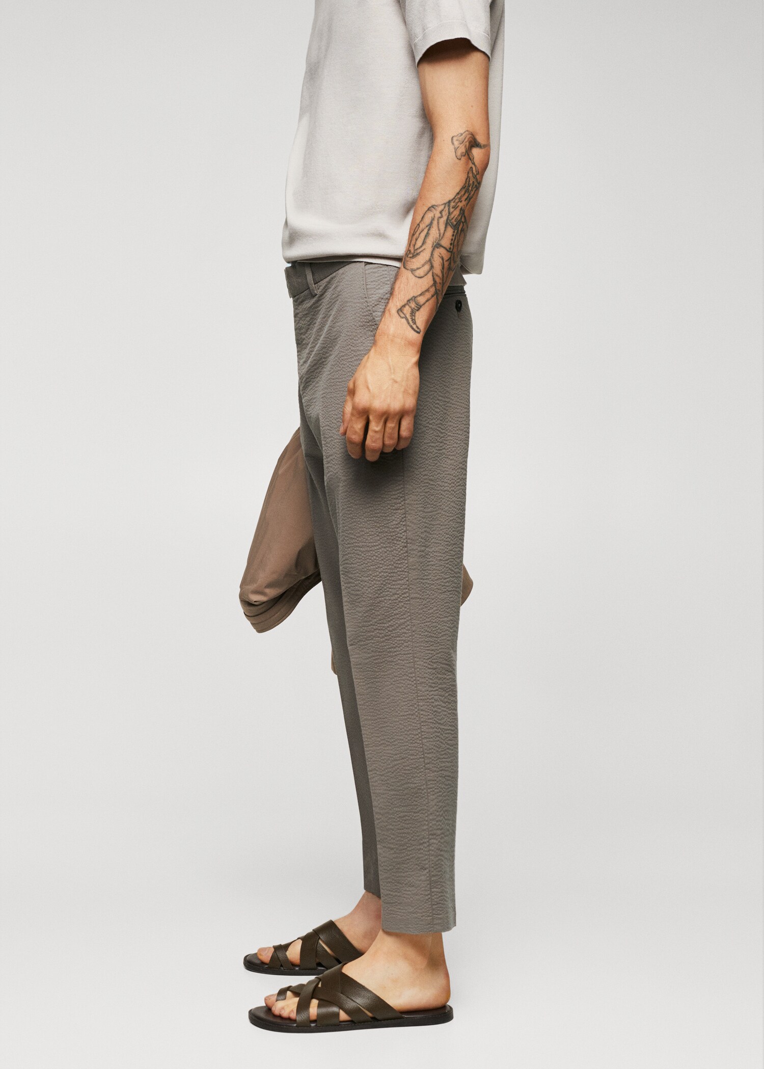 Slim-fit seersucker stretch trousers - Details of the article 2