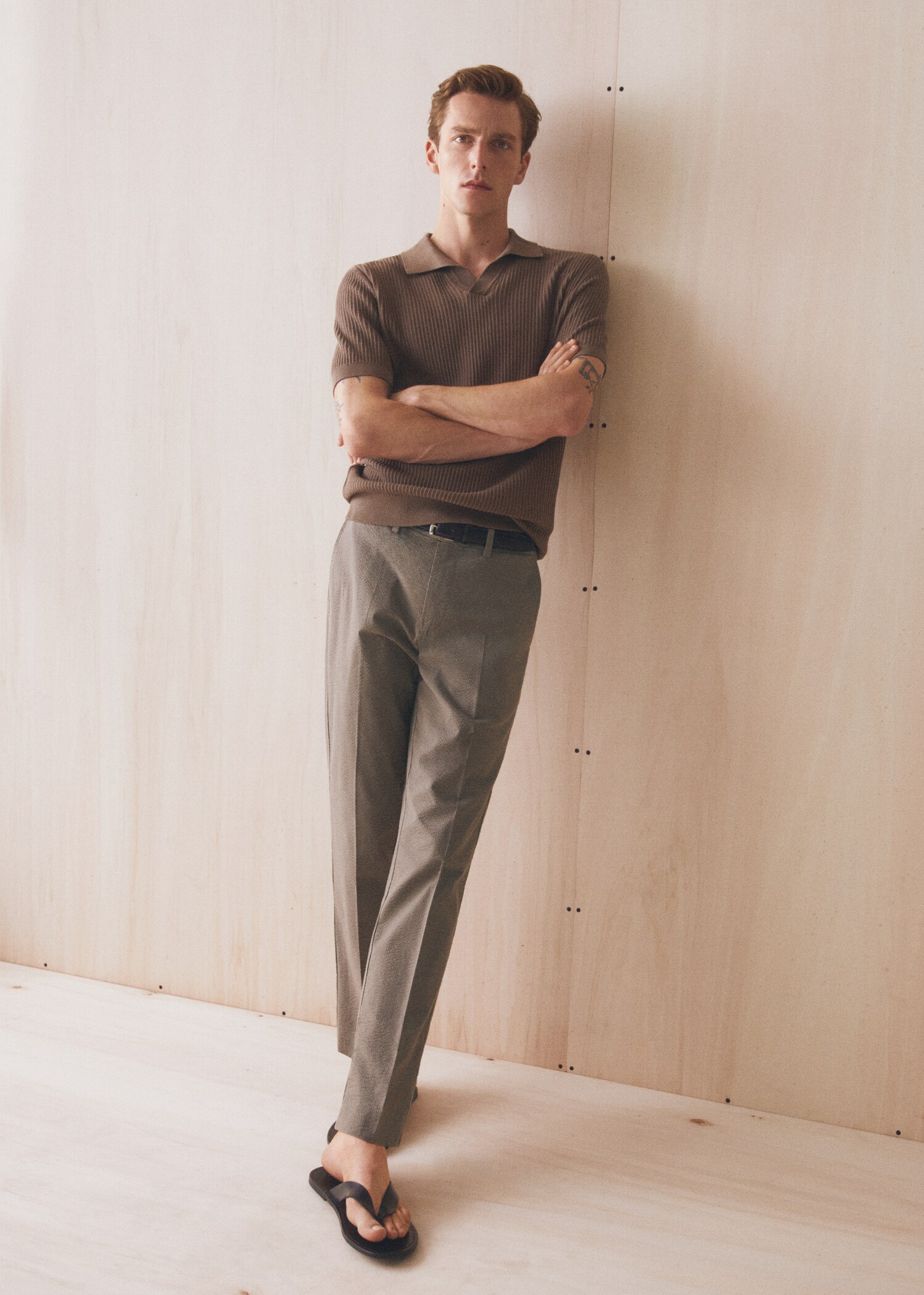 Slim-fit seersucker stretch trousers - Details of the article 5