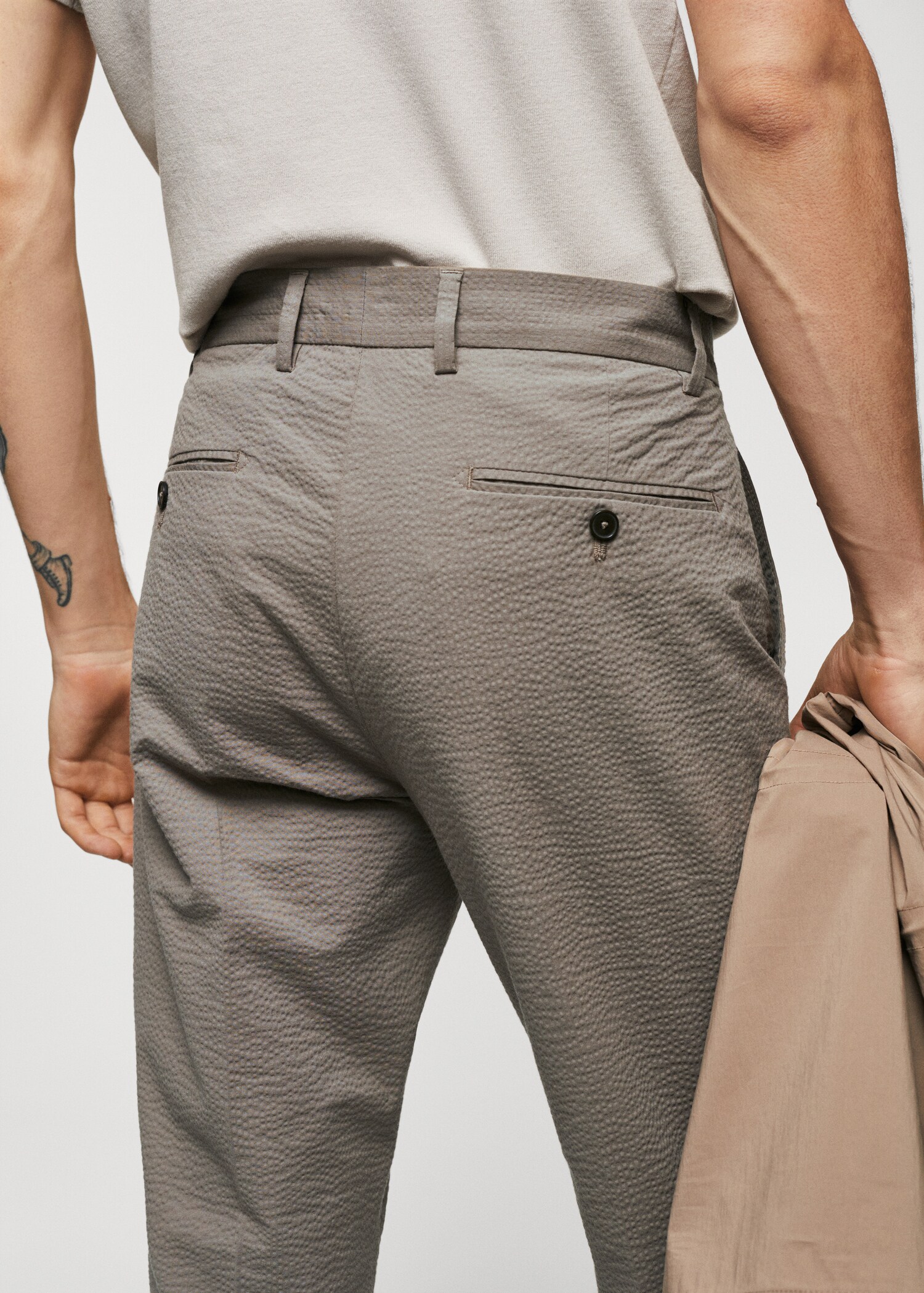 Slim-fit seersucker stretch trousers - Details of the article 6