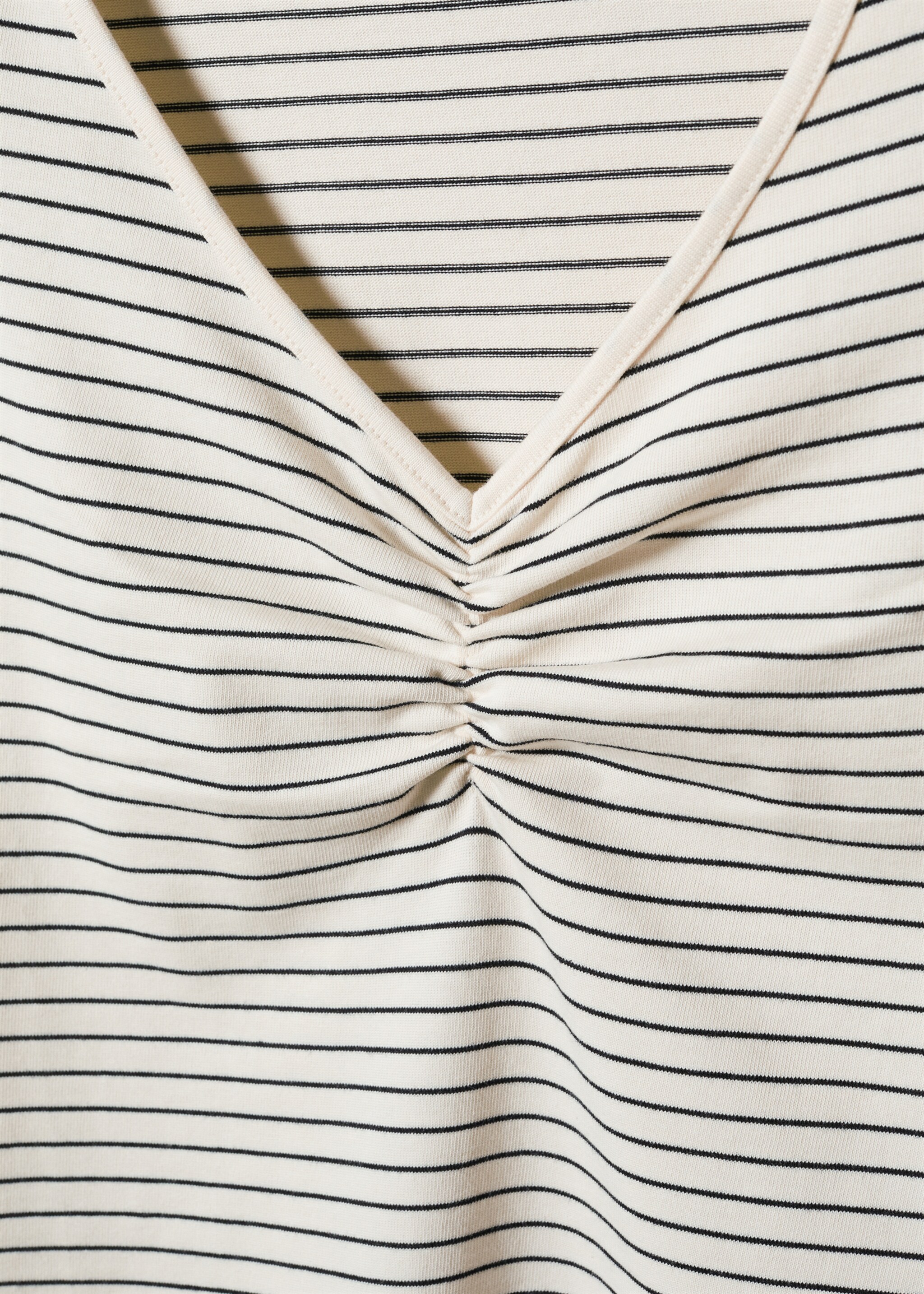 Cotton t-shirt with pucker detail - Details of the article 8, Ecru. Ref: 57022888-00.