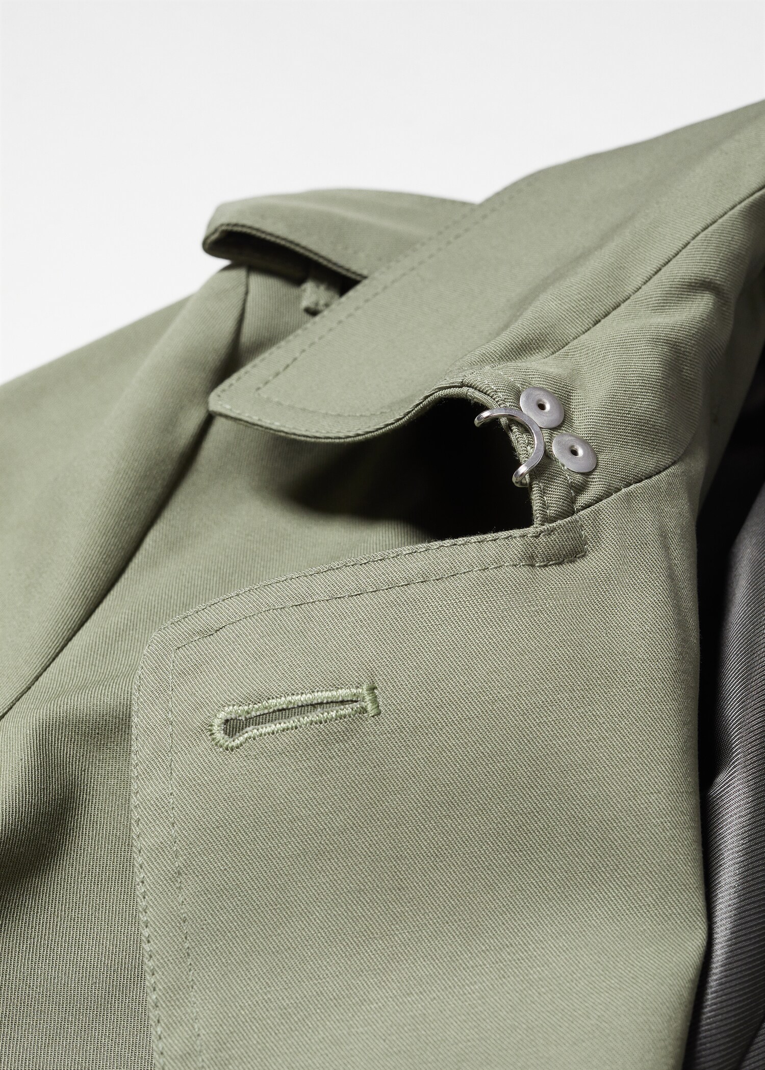 Klassischer Trenchcoat mit Gürtel - Detail des Artikels 8
