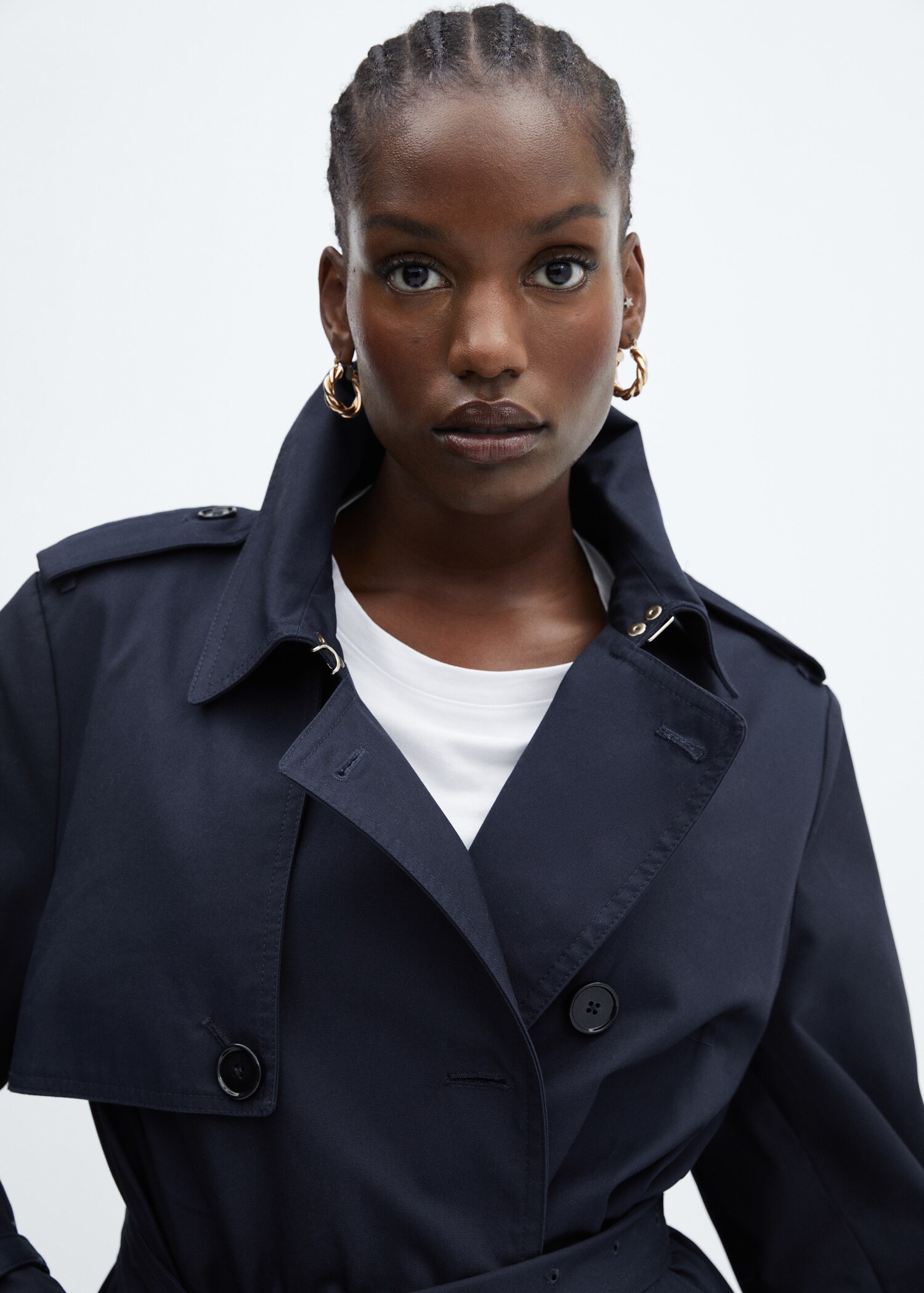 Klassischer Trenchcoat mit Gürtel - Detail des Artikels 4