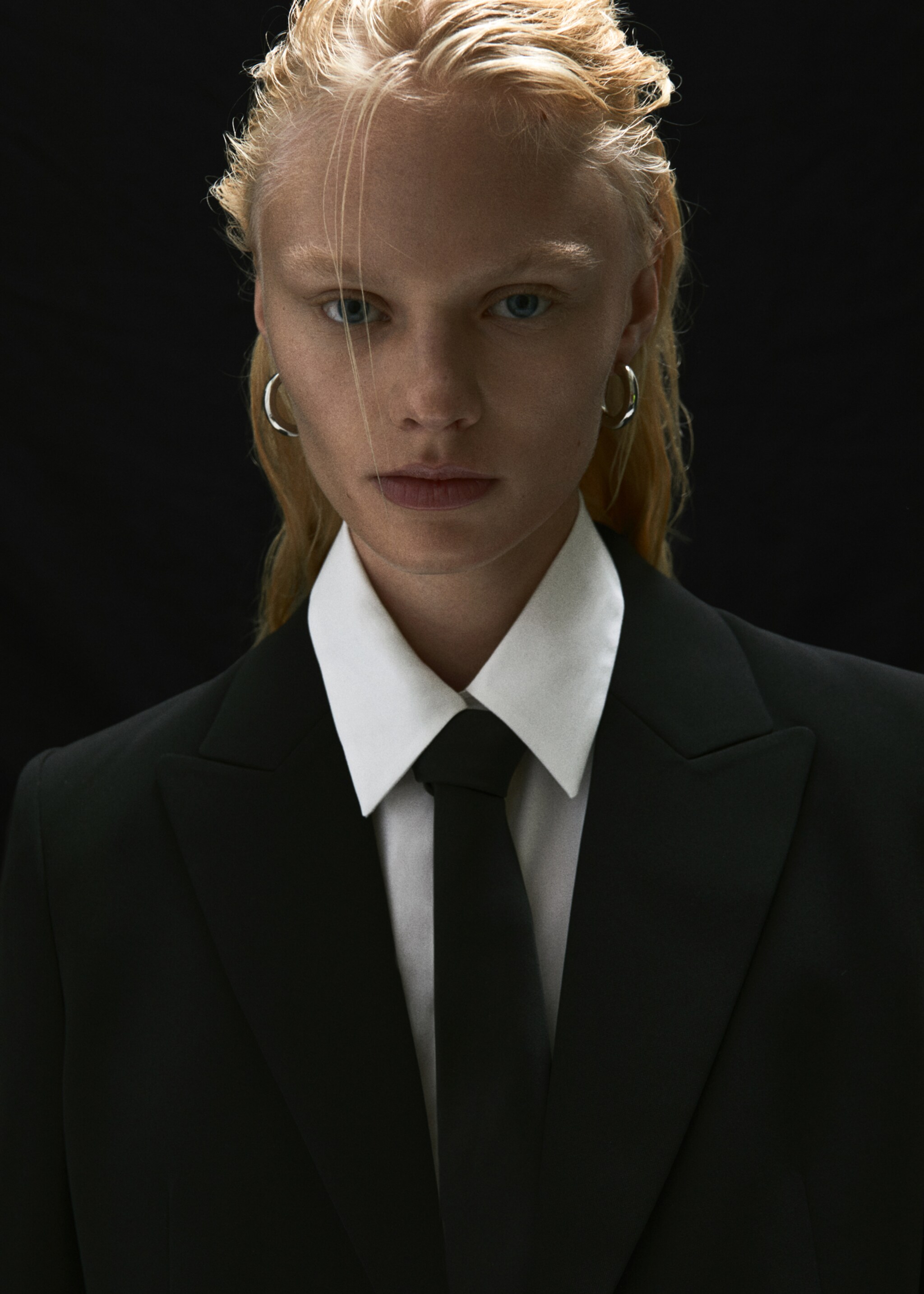 Suit jacket with buttons - Details of the article 7, Black. Ref: 57023796-00.