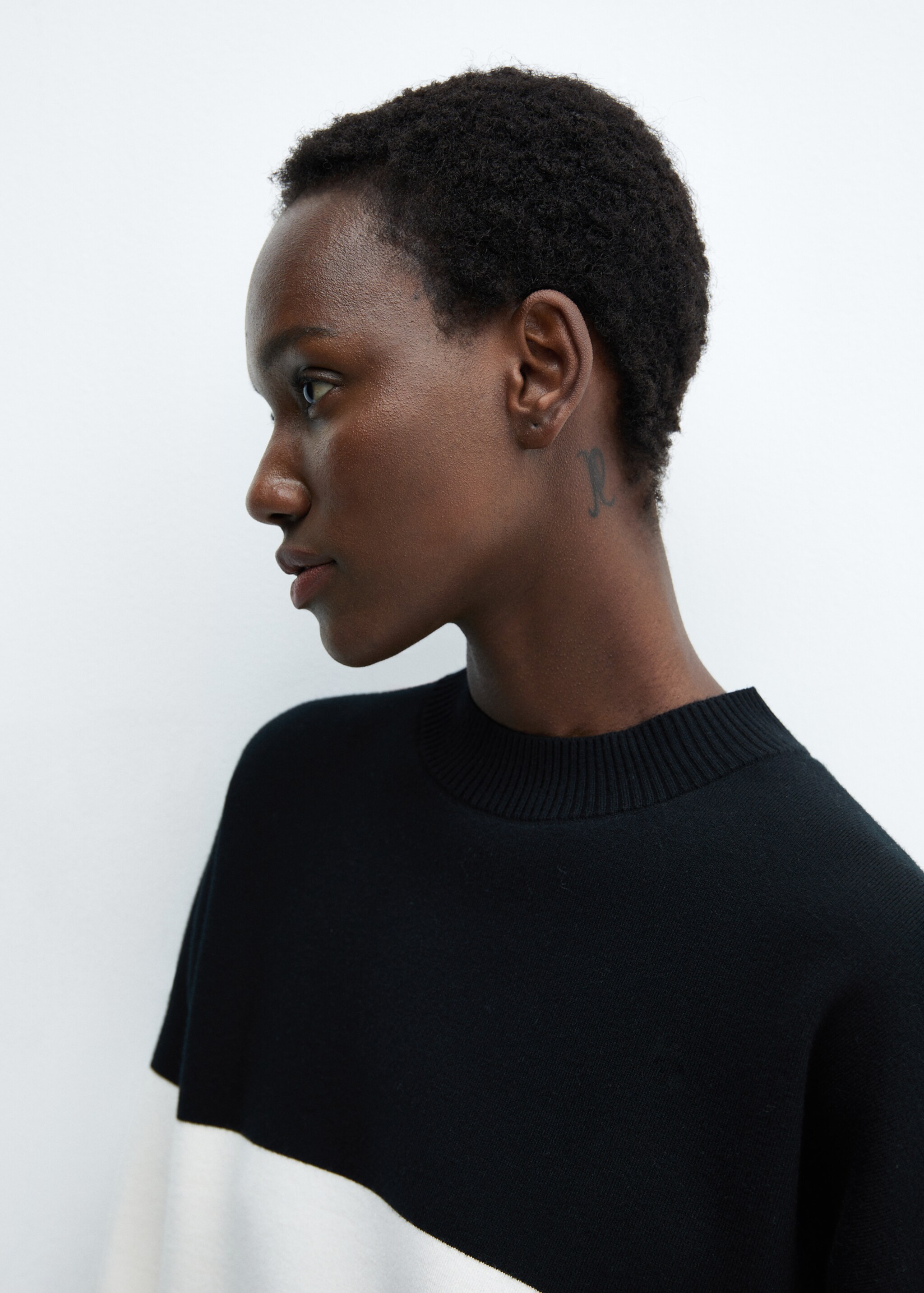 Svetr oversize s proužky - Detail zboží 1, Černá. Ref: 57023799-00.