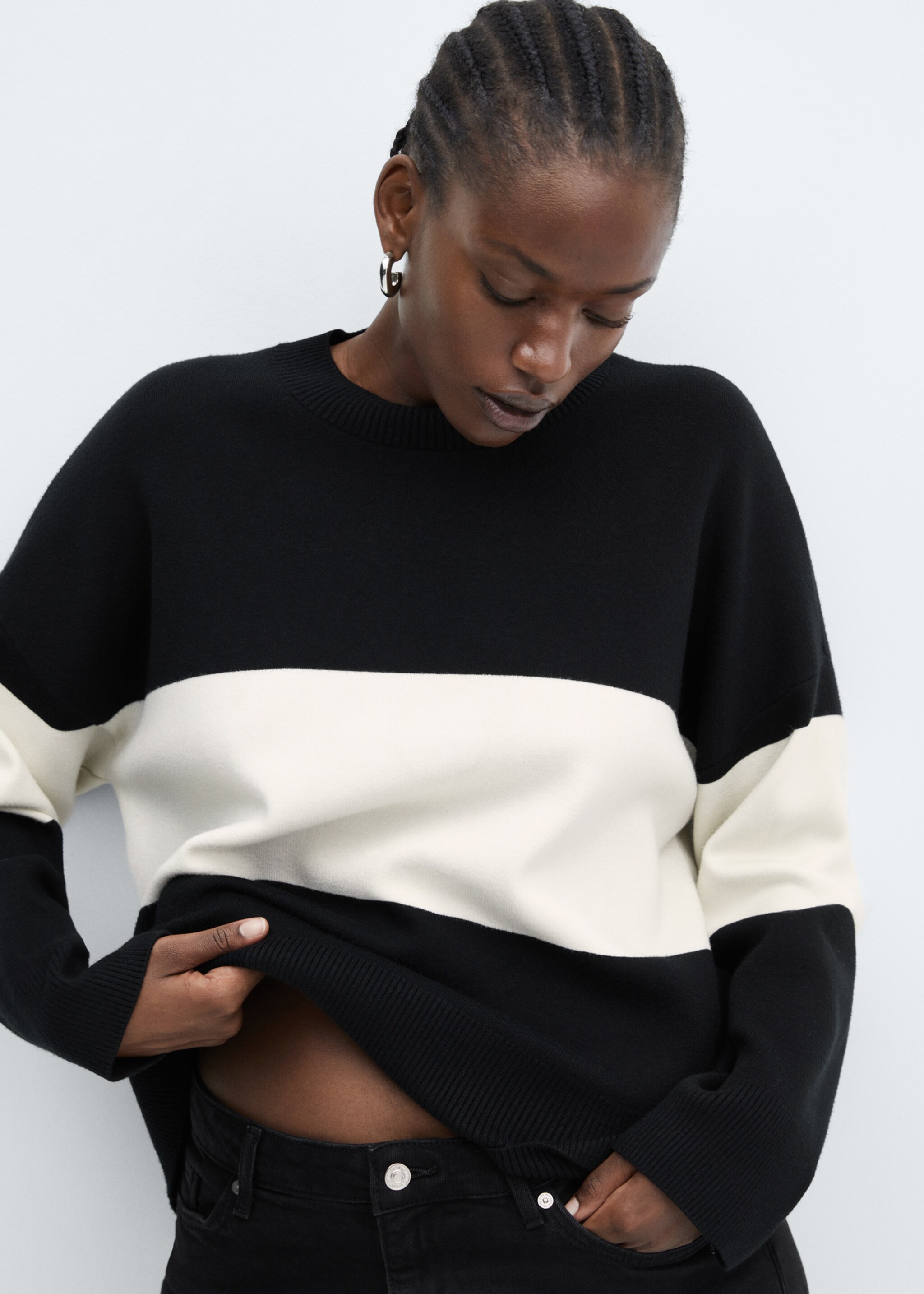 Svetr oversize s proužky - Detail zboží 4, Černá. Ref: 57023799-00.