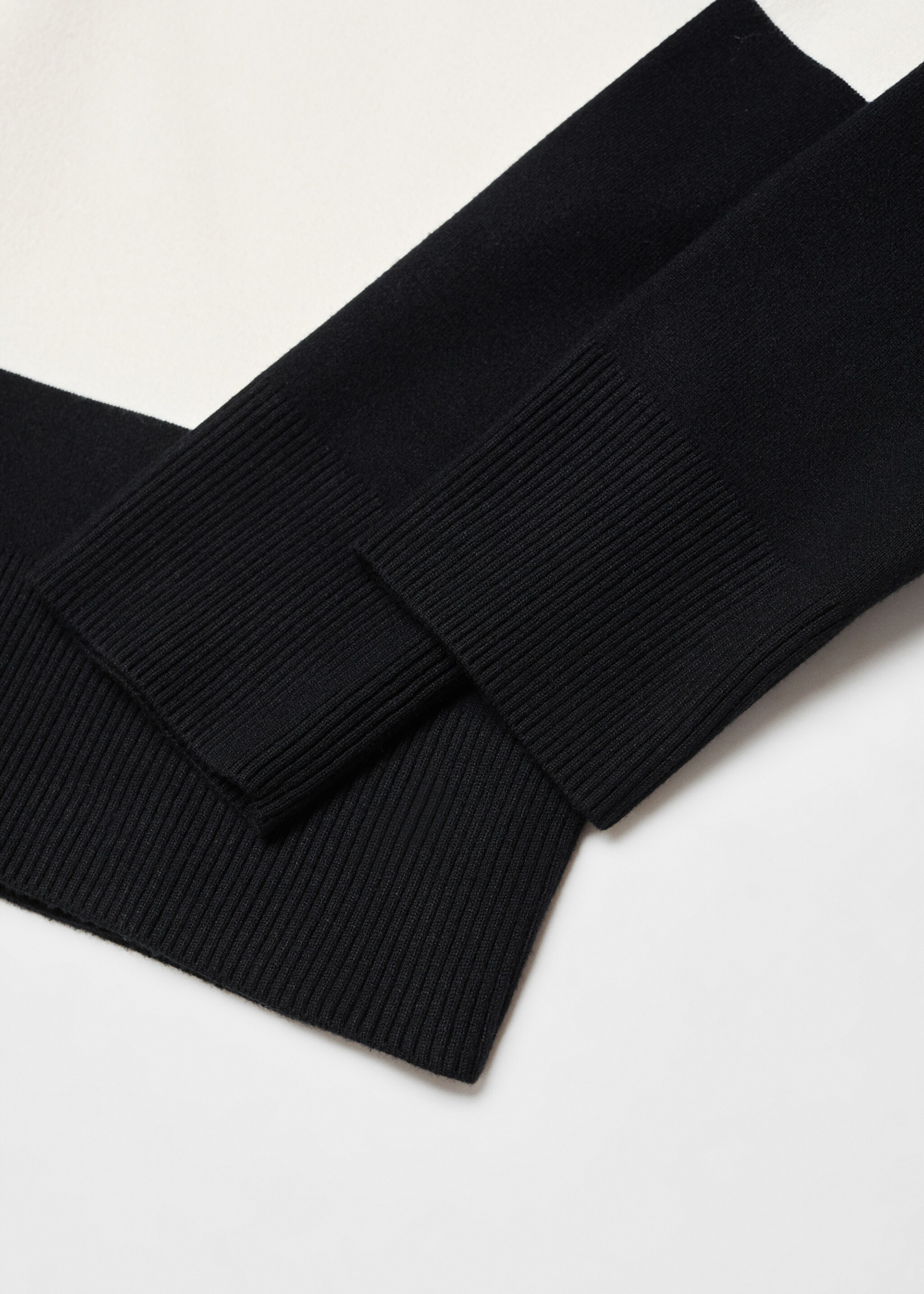 Svetr oversize s proužky - Detail zboží 8, Černá. Ref: 57023799-00.