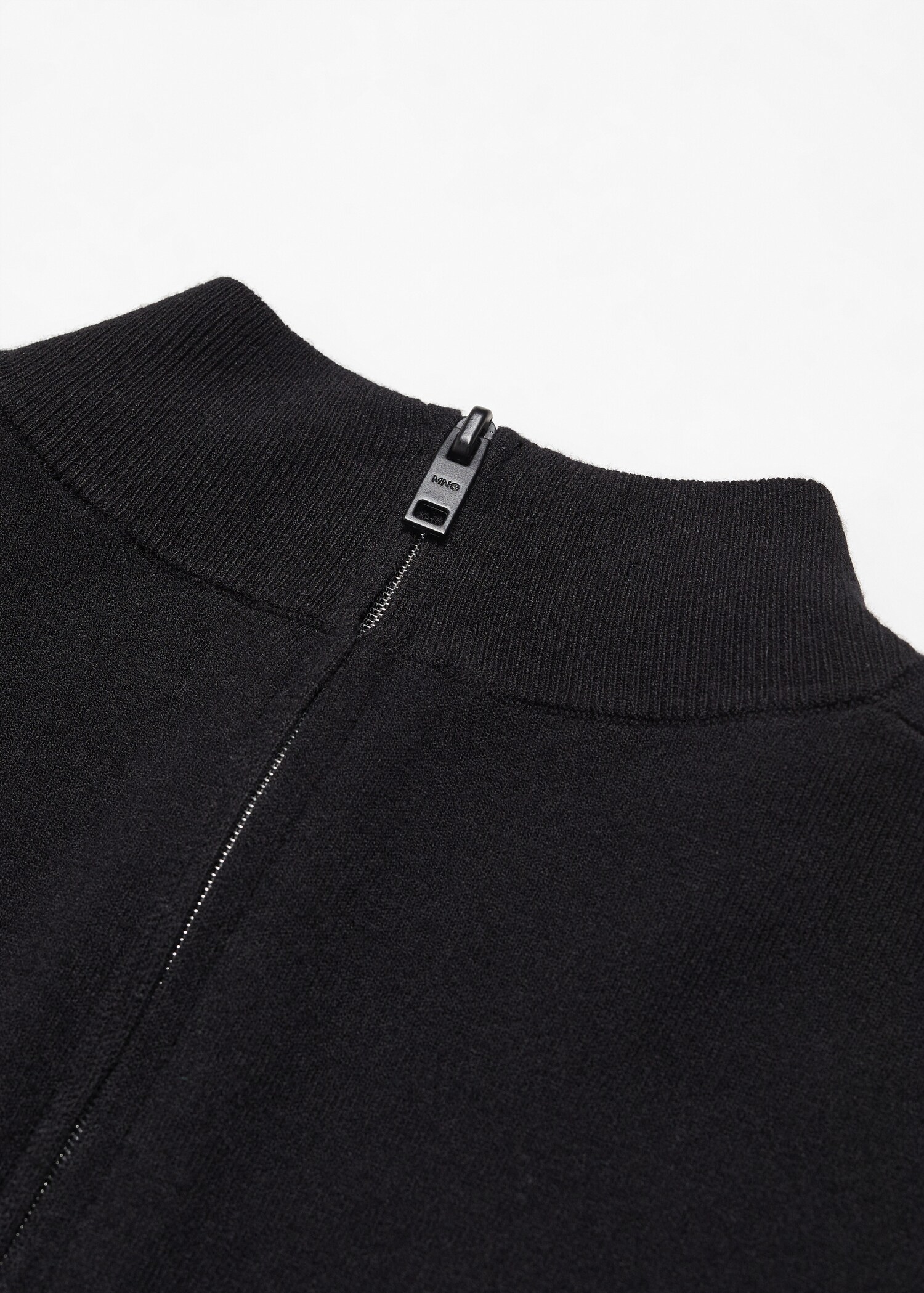 Feinstrickpullover mit Reißverschluss - Detail des Artikels 8