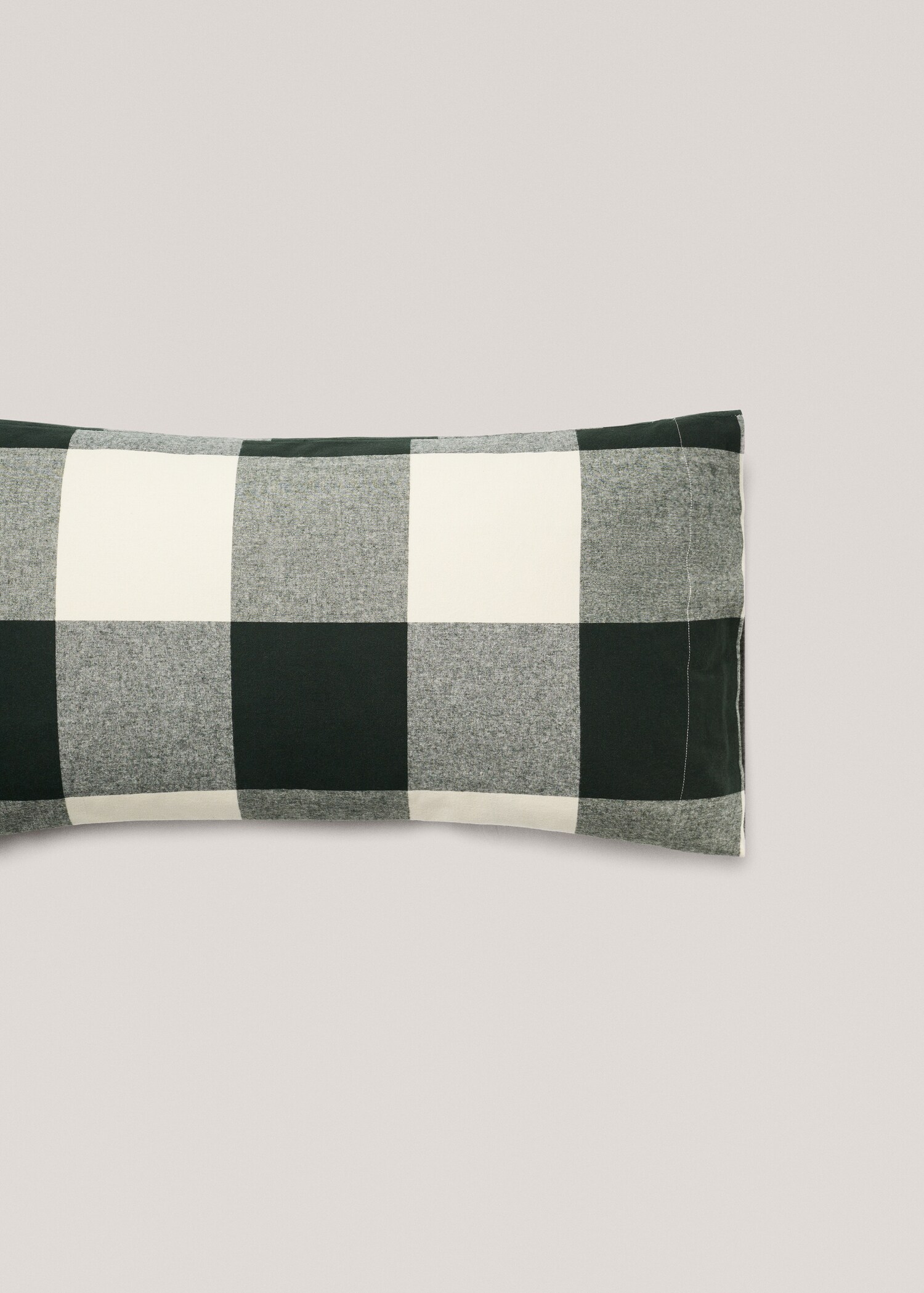 Checked design flannel pillow case 45x110cm - Article without model