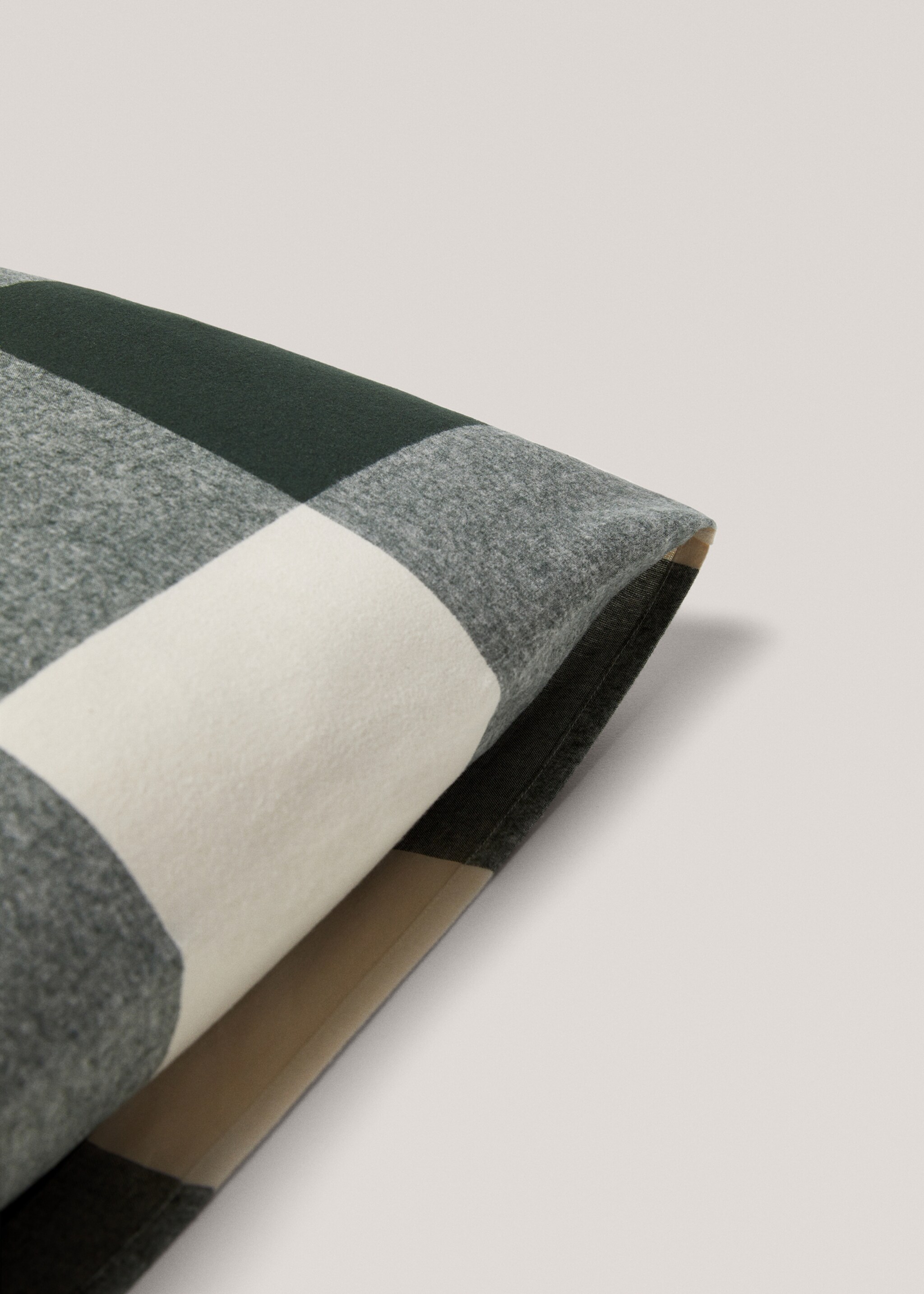 Taie d’oreiller flanelle carreaux 50x75 cm (Lot de 2) - Détail de l'article 2, Vert foncé. Ref: 57024053-00.