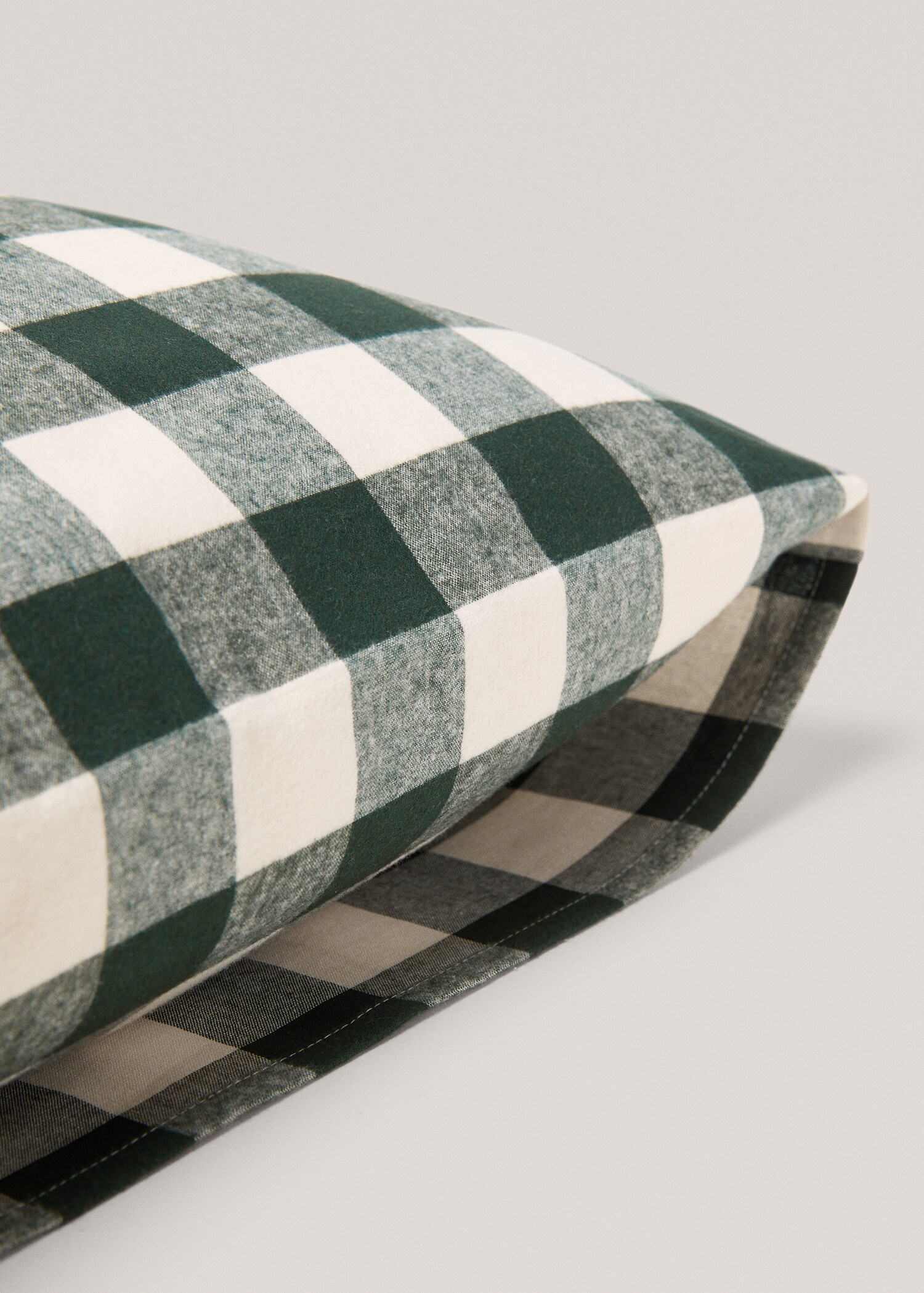 Two-tone check flannel pillowcase 50x75cm - Details of the article 3