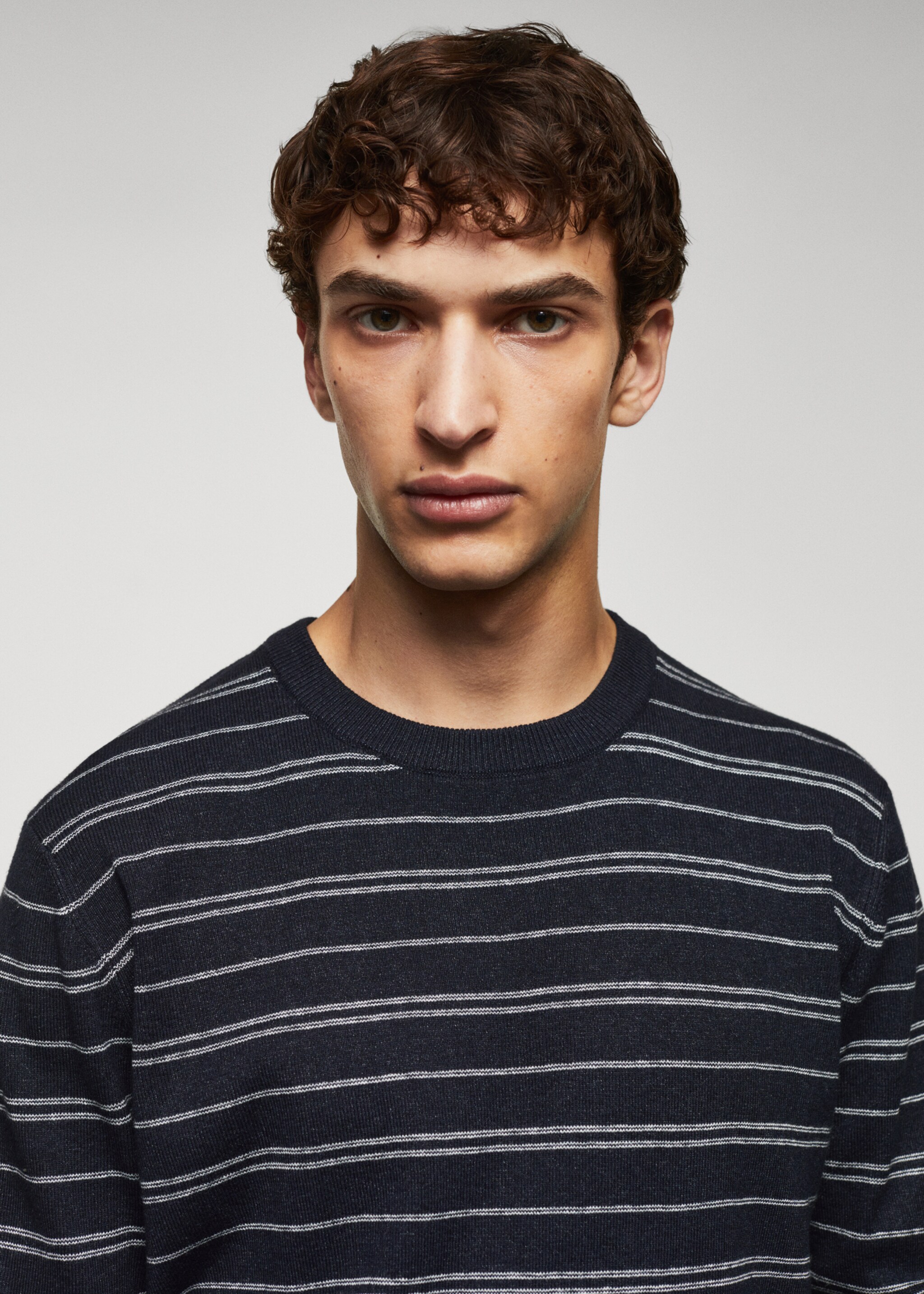 Camisola de malha fina às riscas - Pormenor do artigo 1