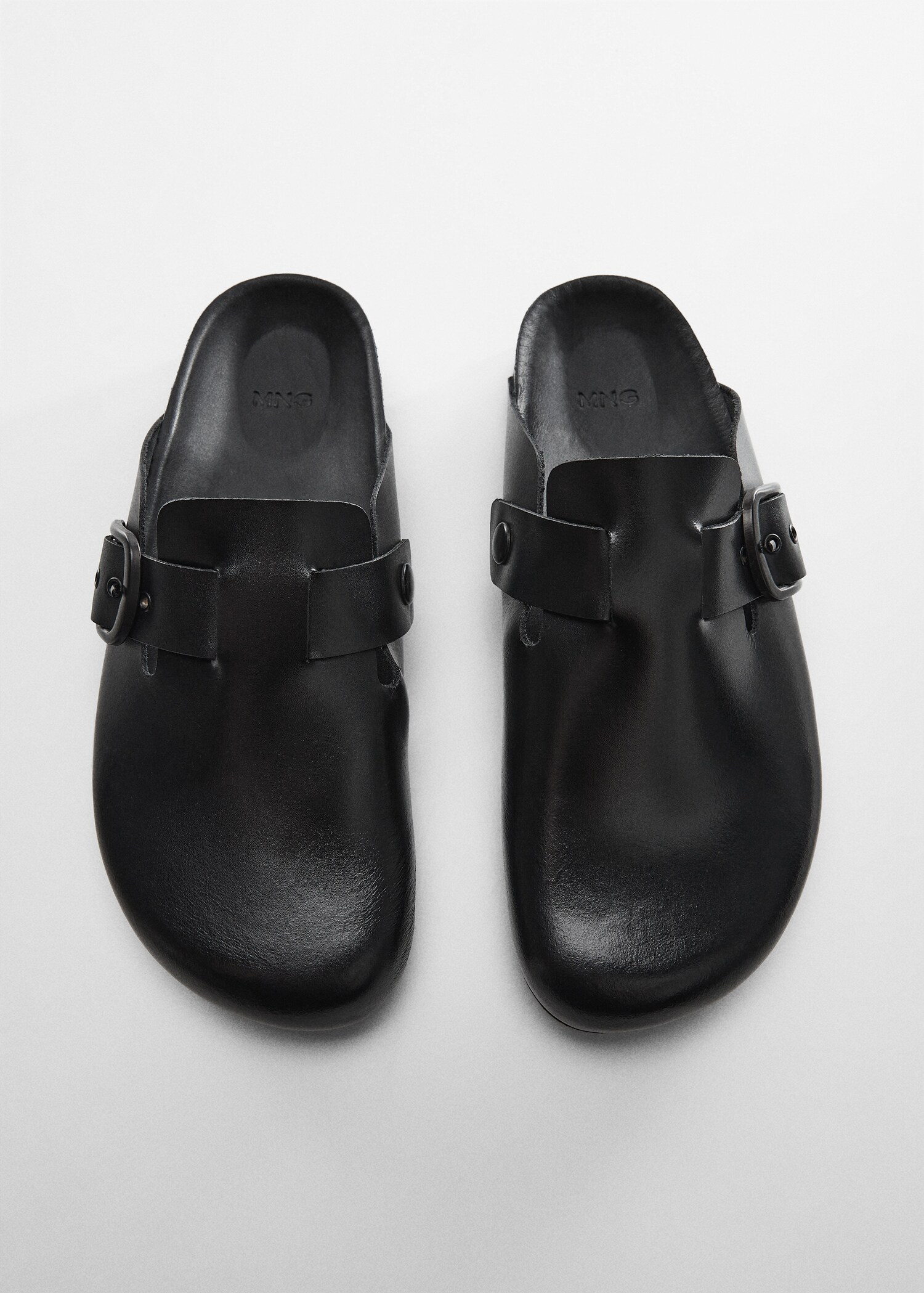 Leather clogs with buckle - Details of the article 5