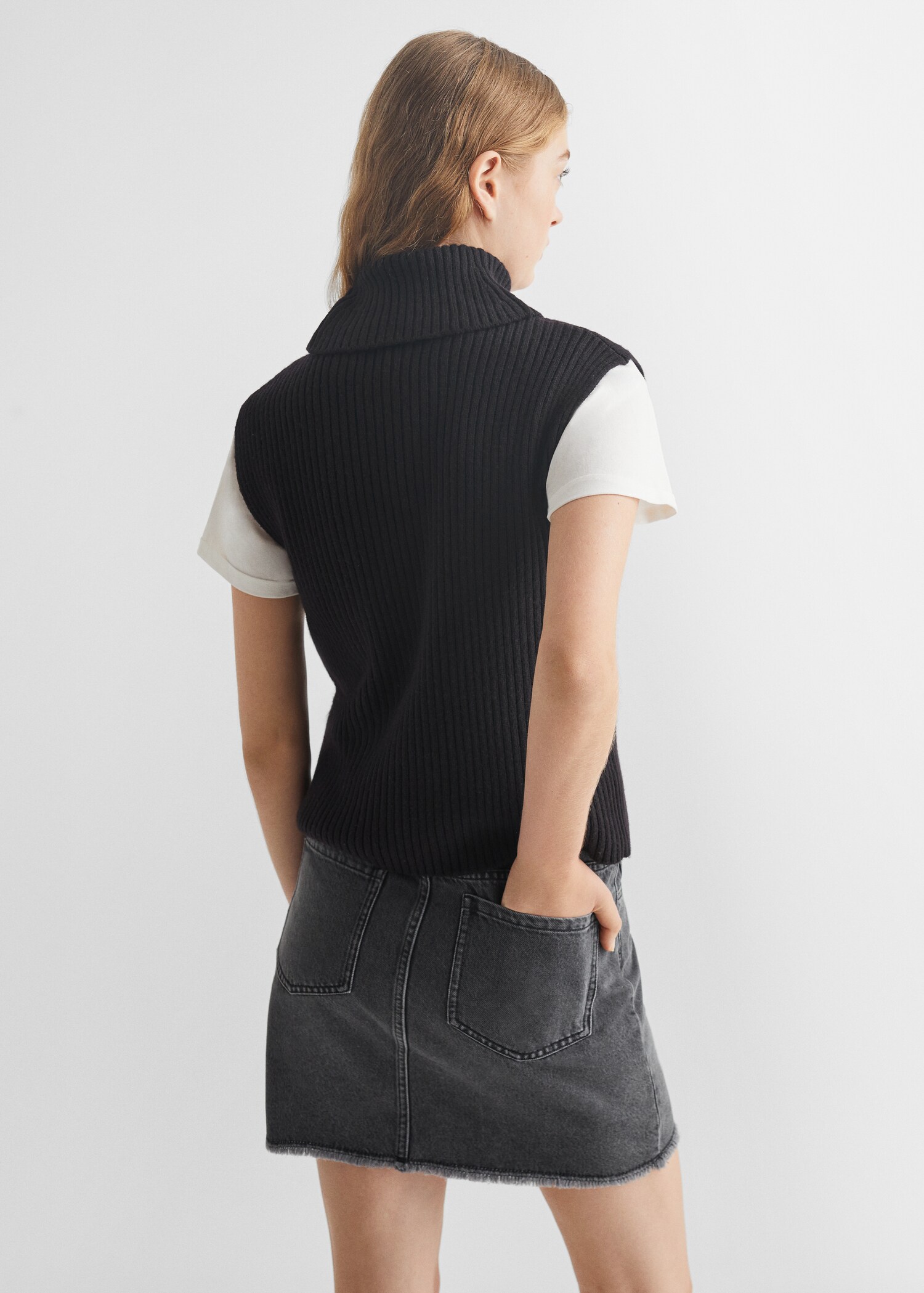Chunky-knit gilet - Reverse of the article